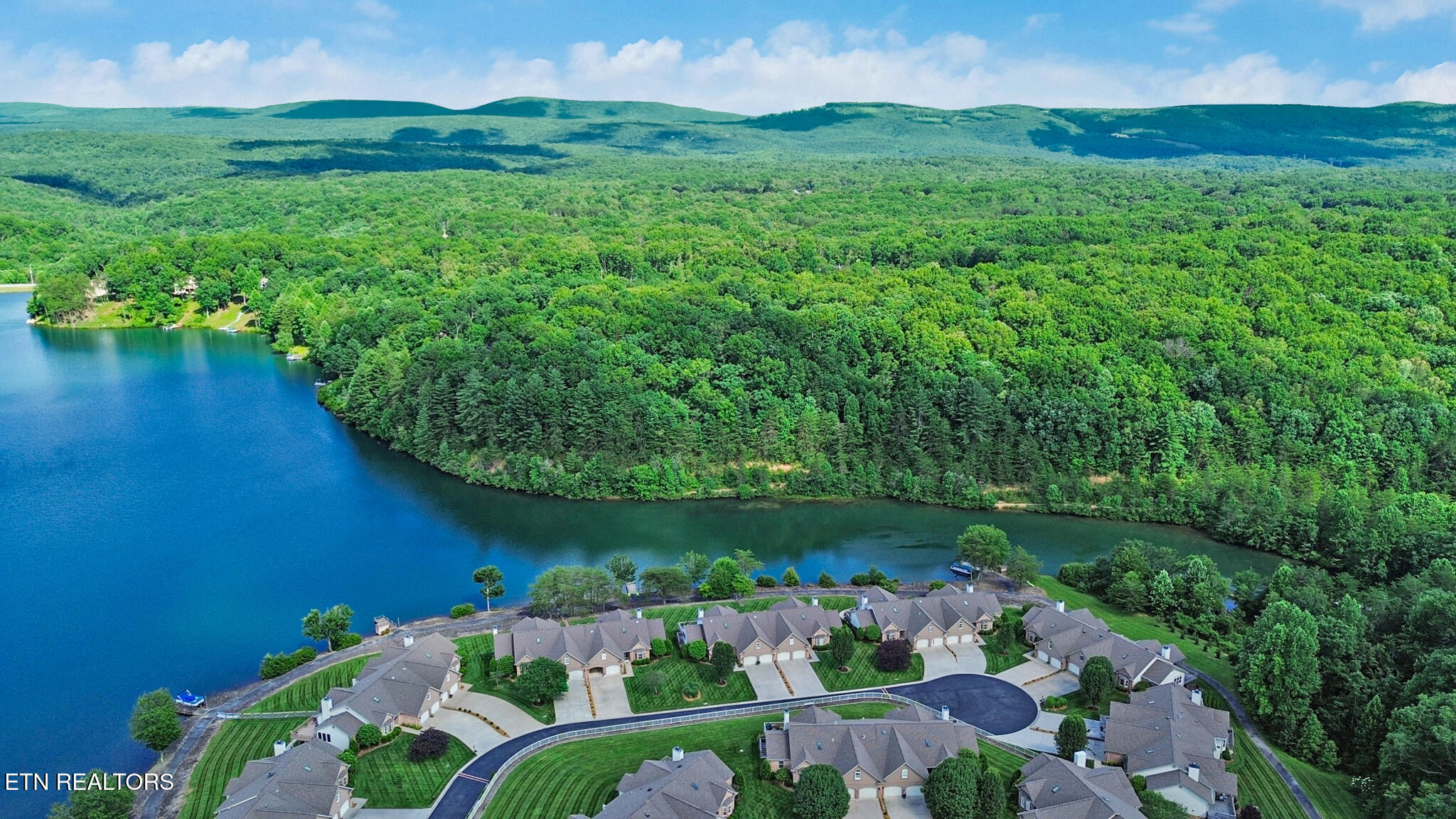 135 Lafayette Point Fairfield Glade TN 38558