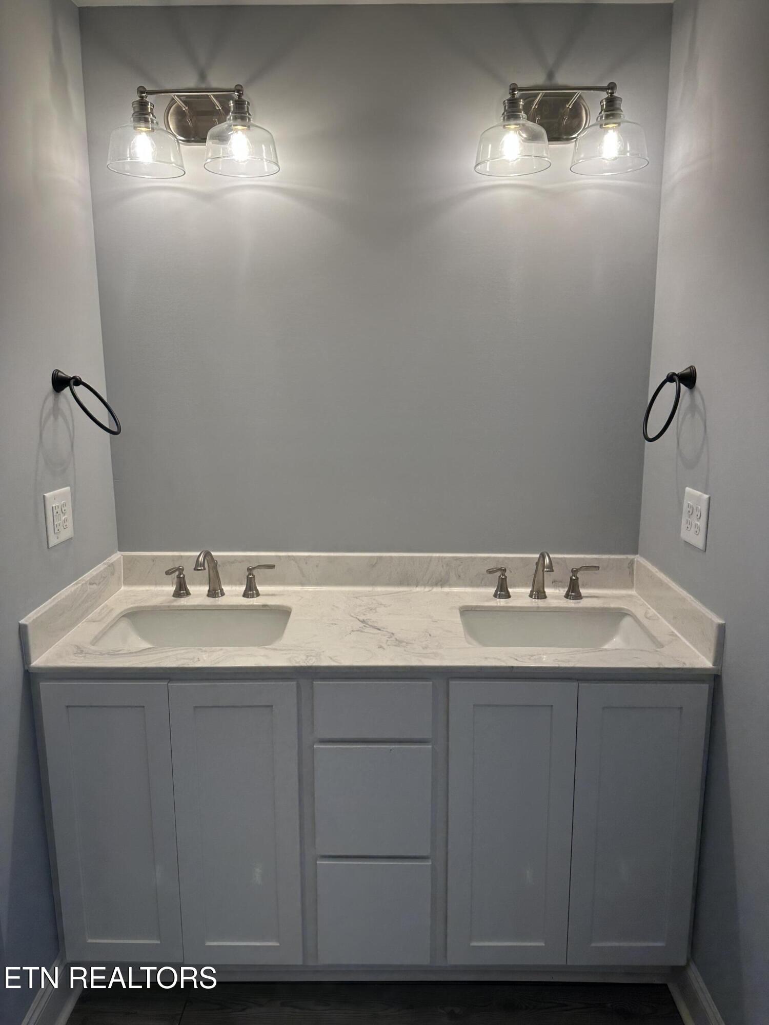 629 Snowflower Circle Pigeon Forge TN 37863