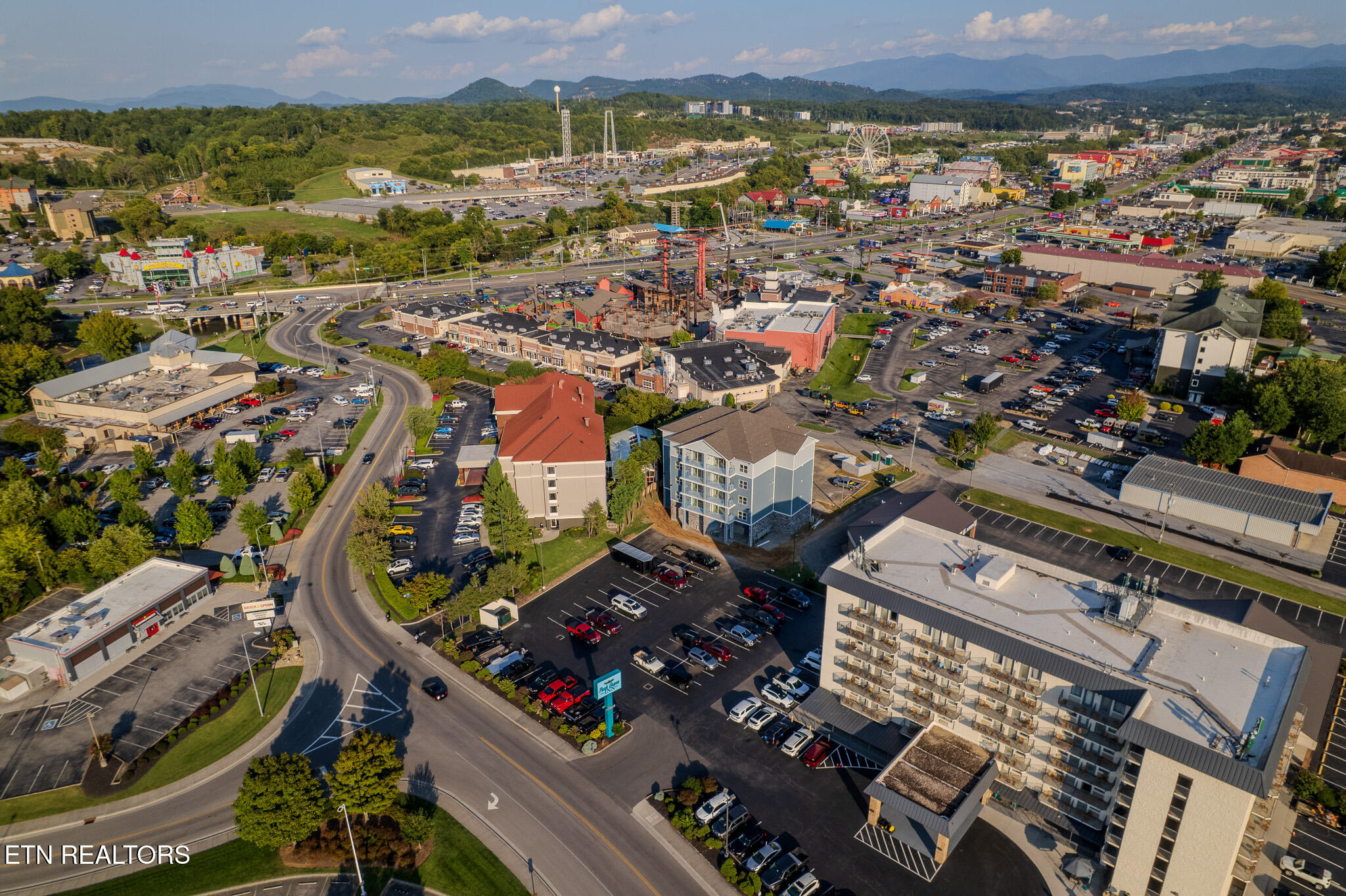 129 Sugarfoot Way Pigeon Forge TN 37863