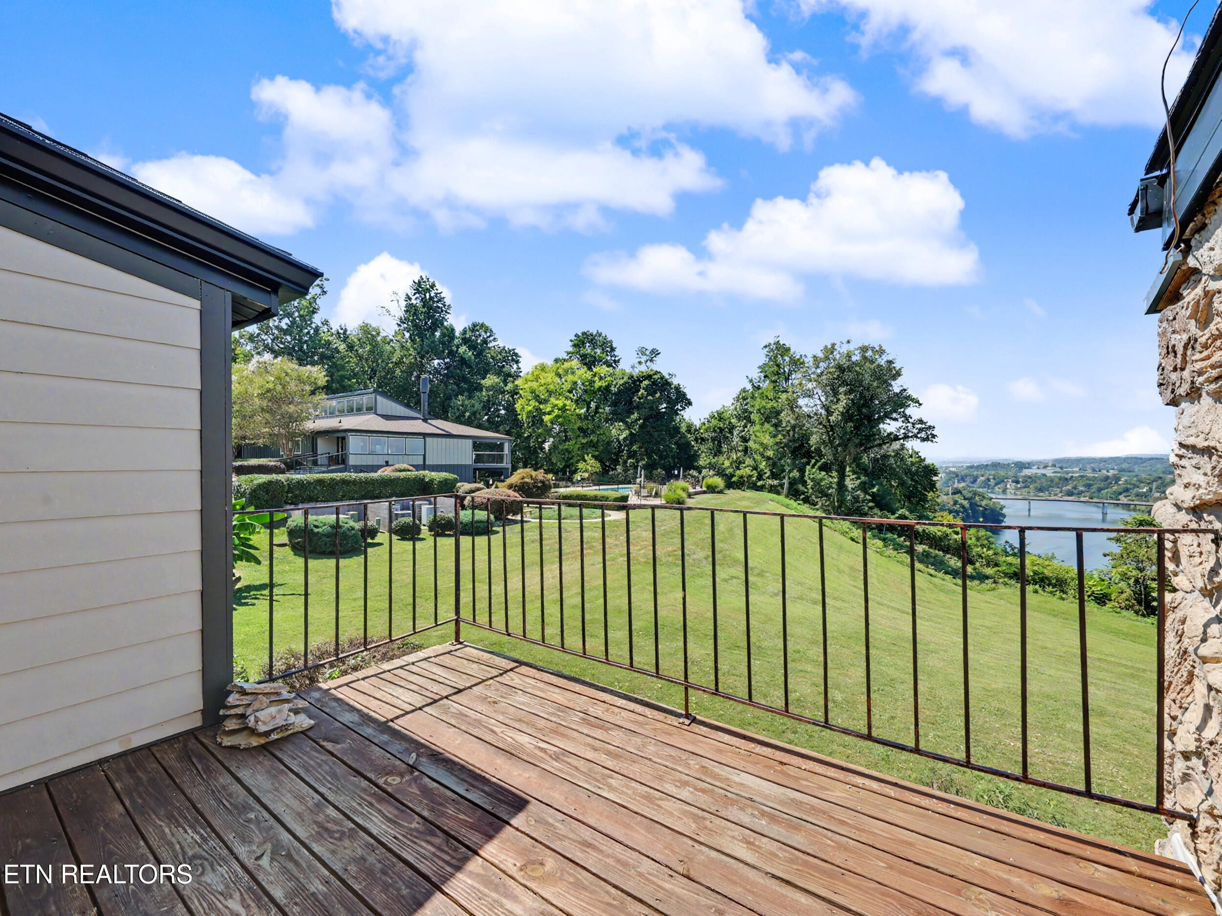 1845 Cherokee Bluff Drive Knoxville TN 37920