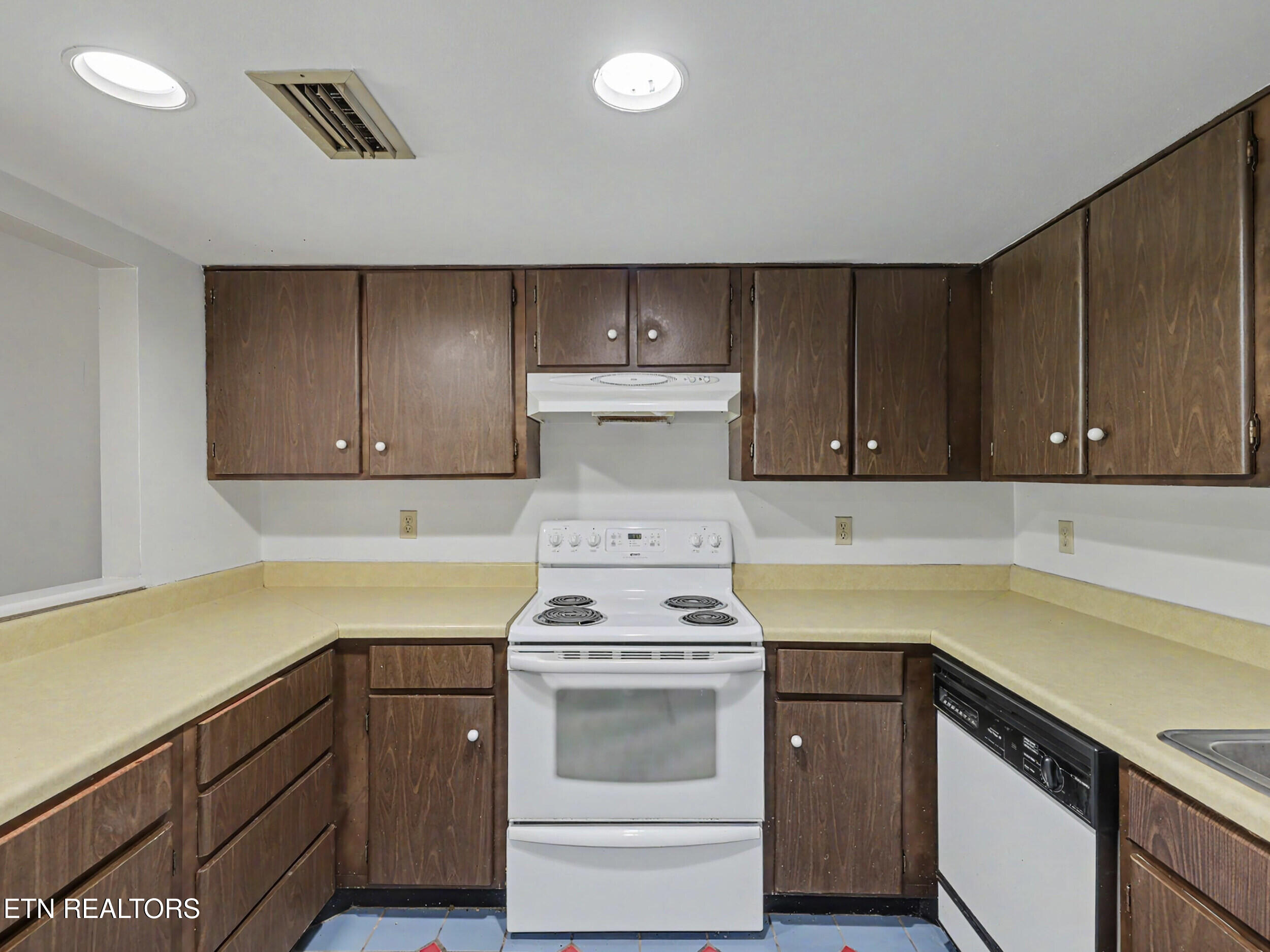 1845 Cherokee Bluff Drive Knoxville TN 37920