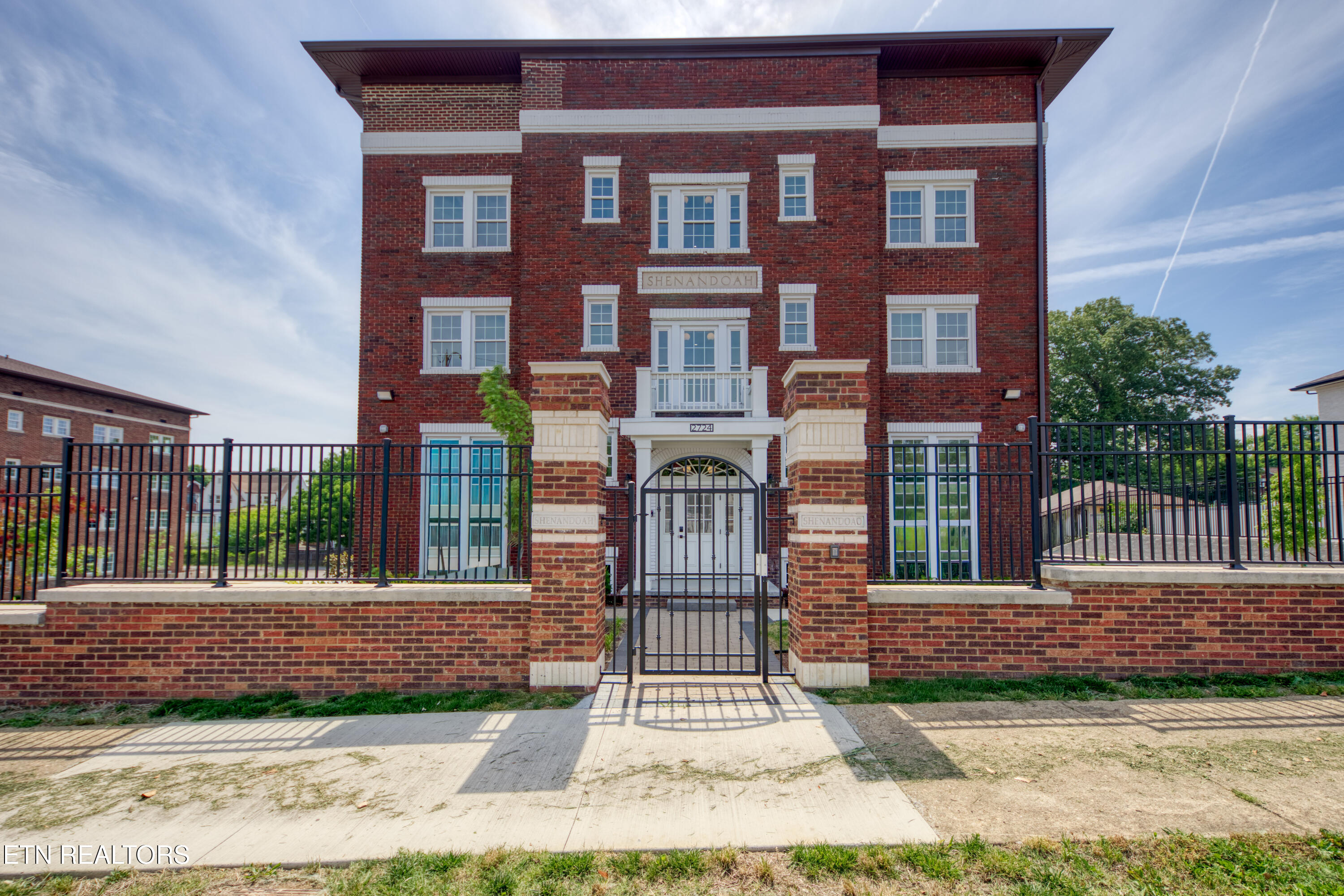 2724 E Magnolia Avenue Knoxville TN 37914
