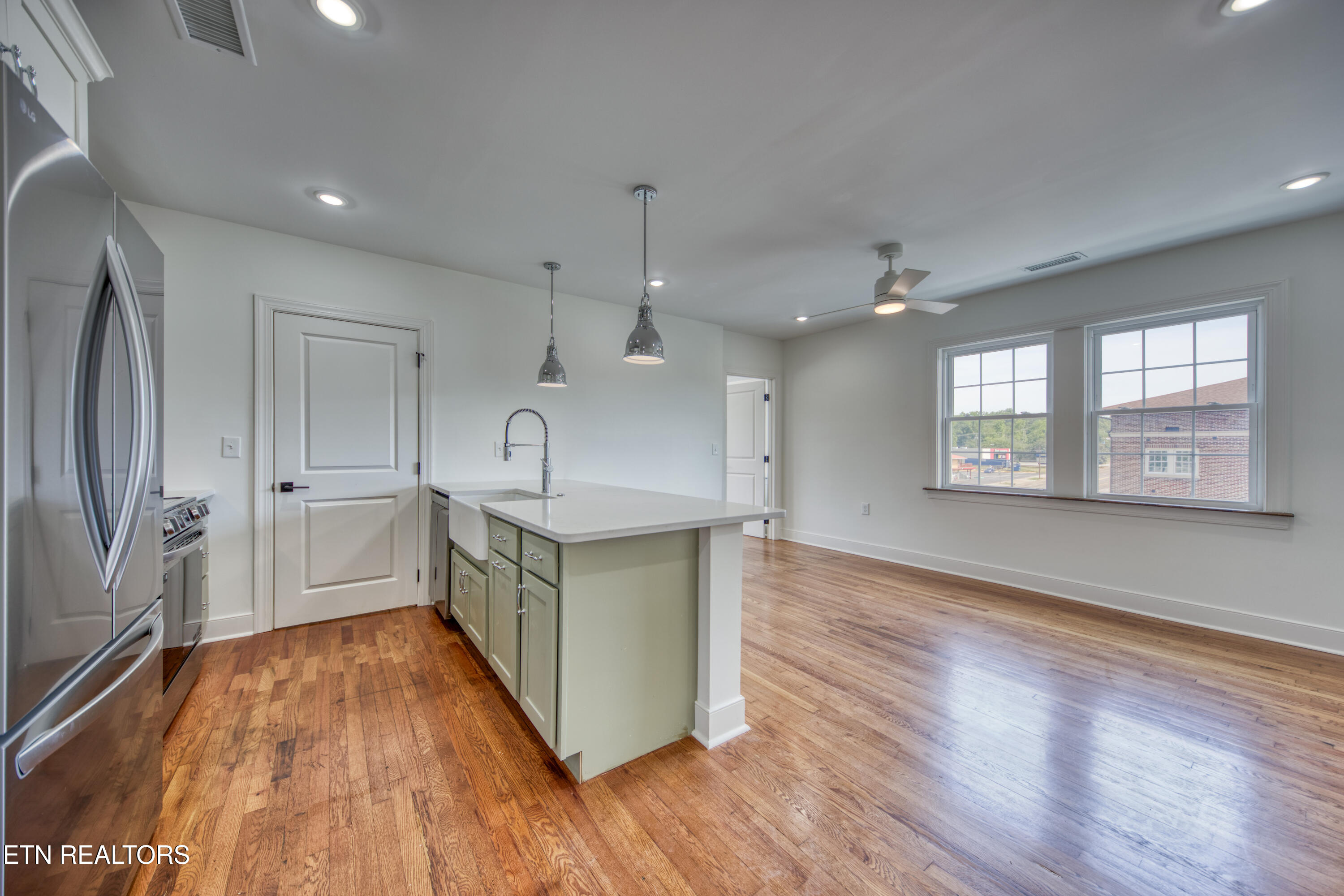 2724 E Magnolia Avenue Knoxville TN 37914