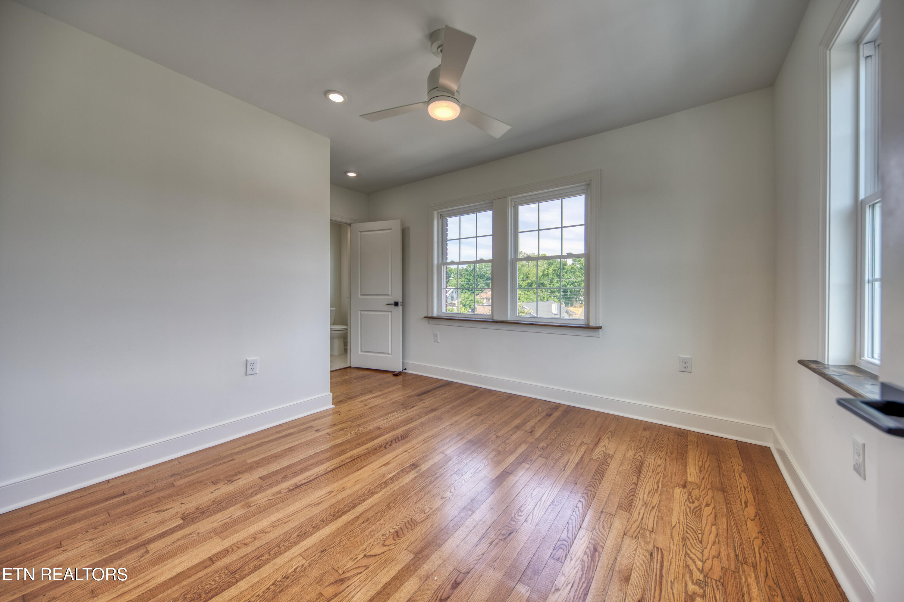 2724 E Magnolia Avenue Knoxville TN 37914