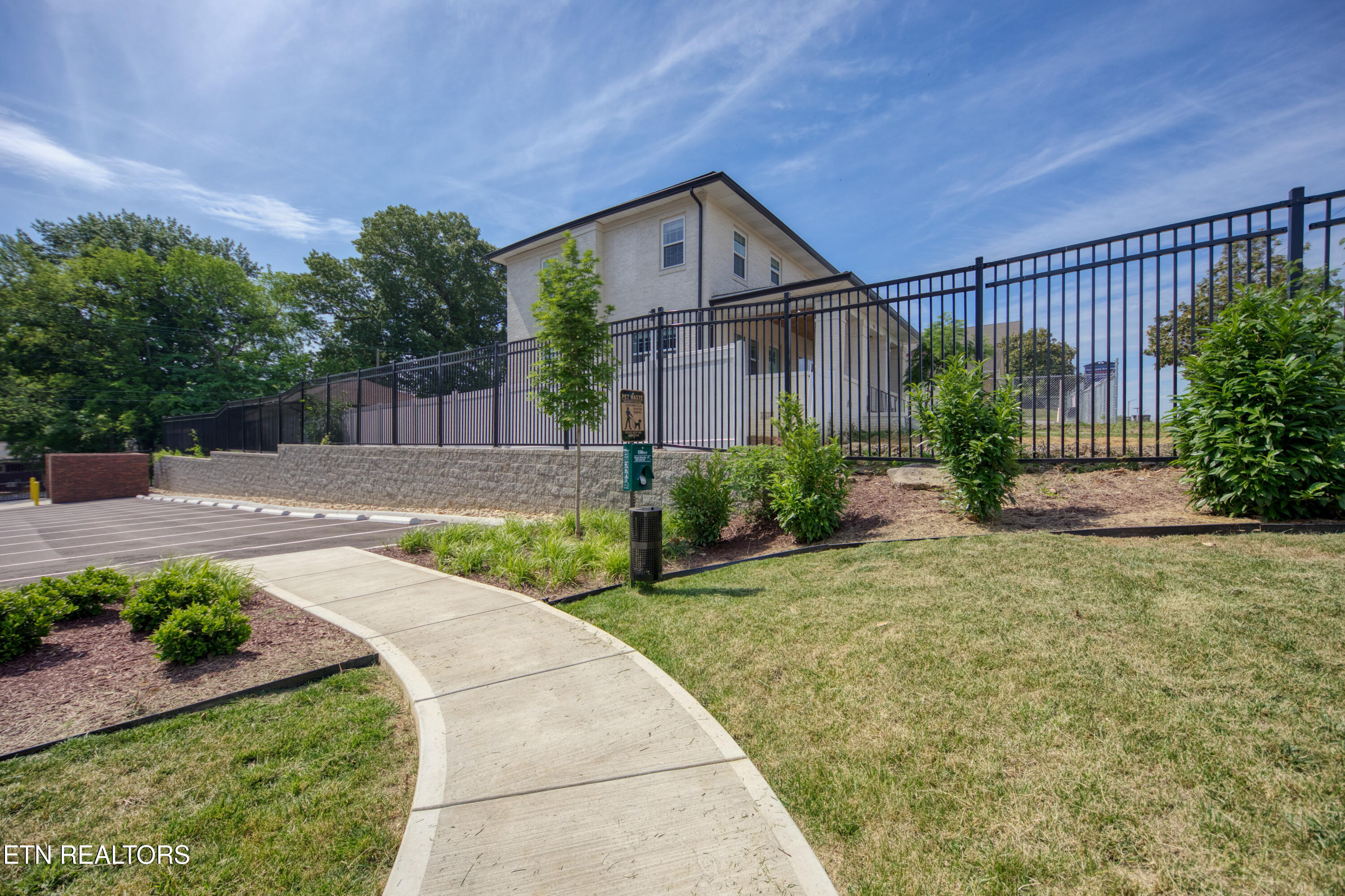2724 E Magnolia Avenue Knoxville TN 37914