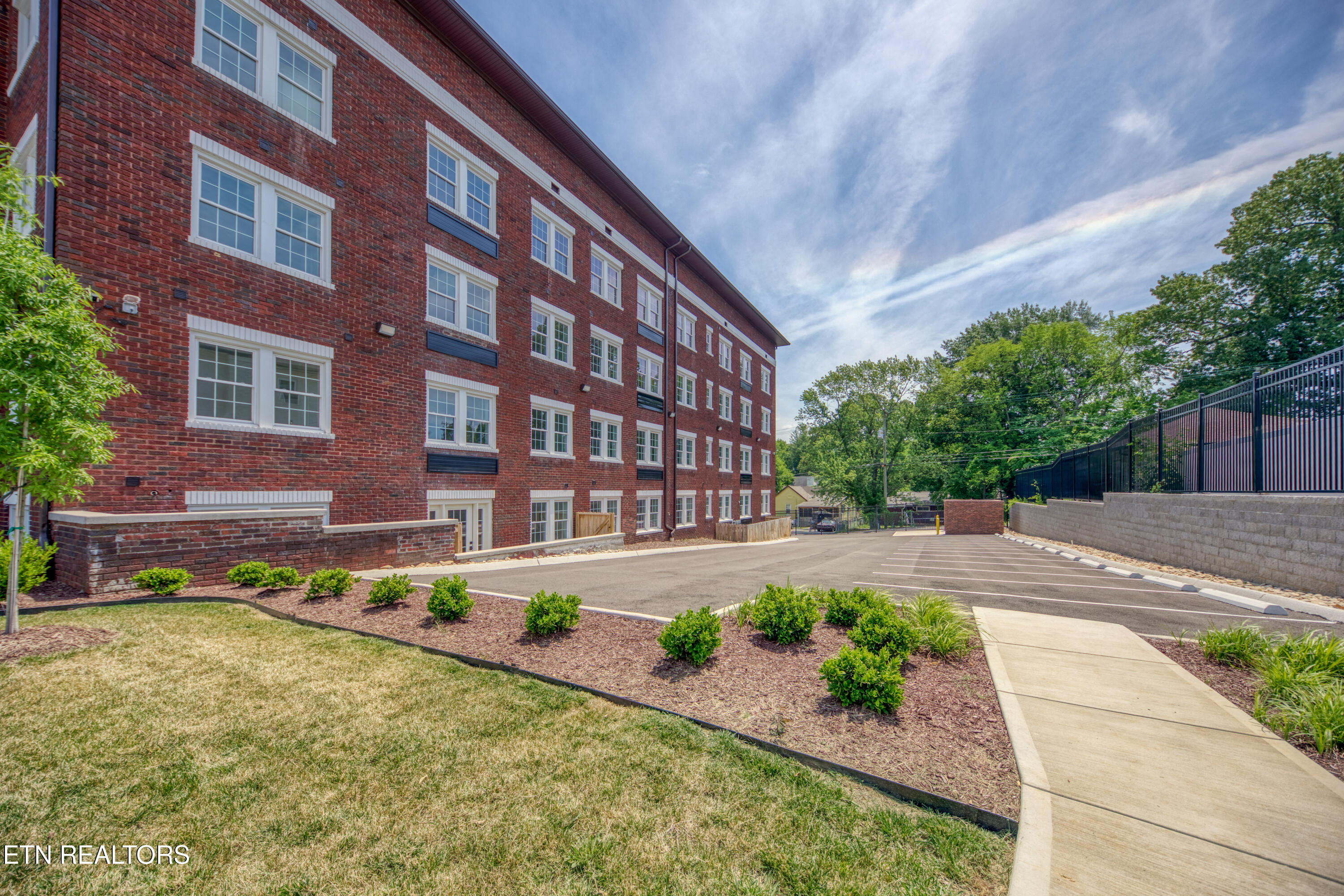 2724 E Magnolia Avenue Knoxville TN 37914