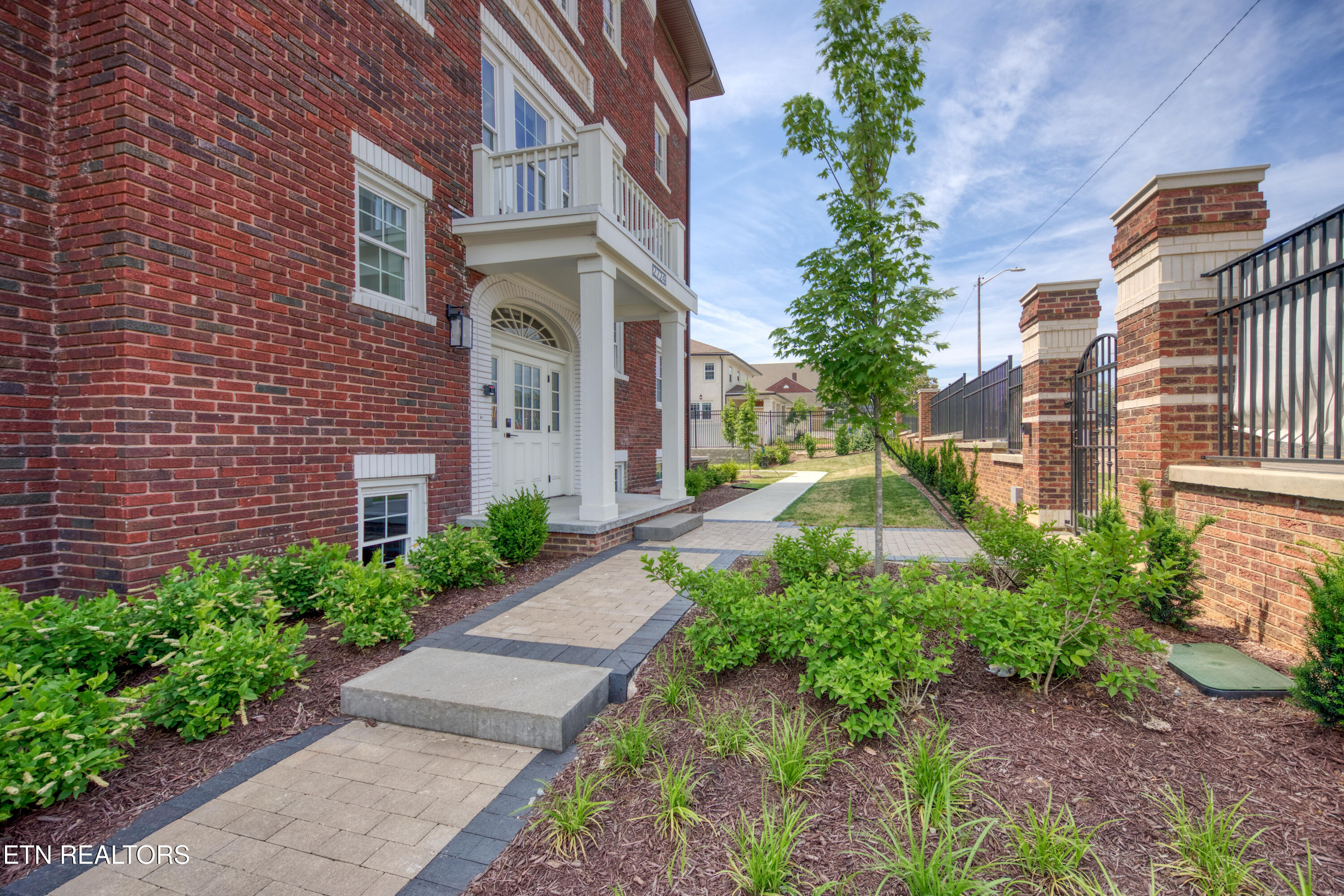 2724 E Magnolia Avenue Knoxville TN 37914