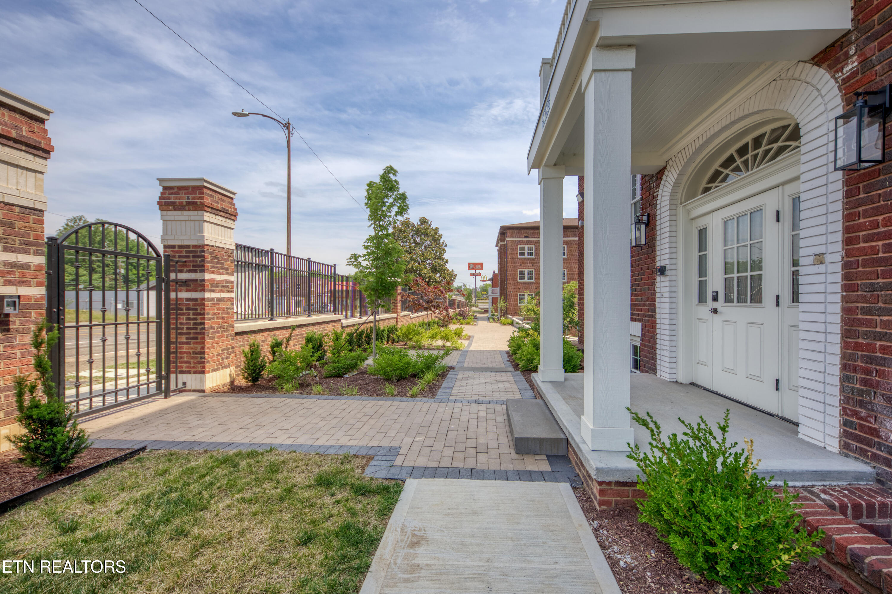 2724 E Magnolia Avenue Knoxville TN 37914