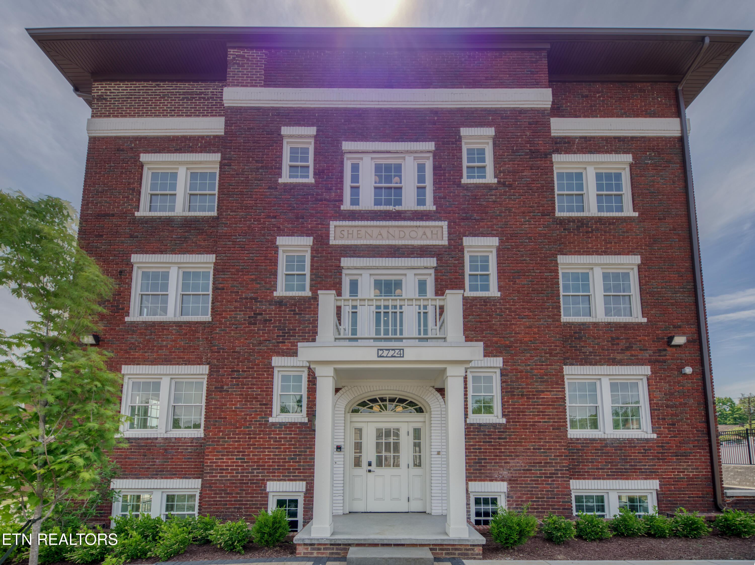 2724 E Magnolia Avenue Knoxville TN 37914