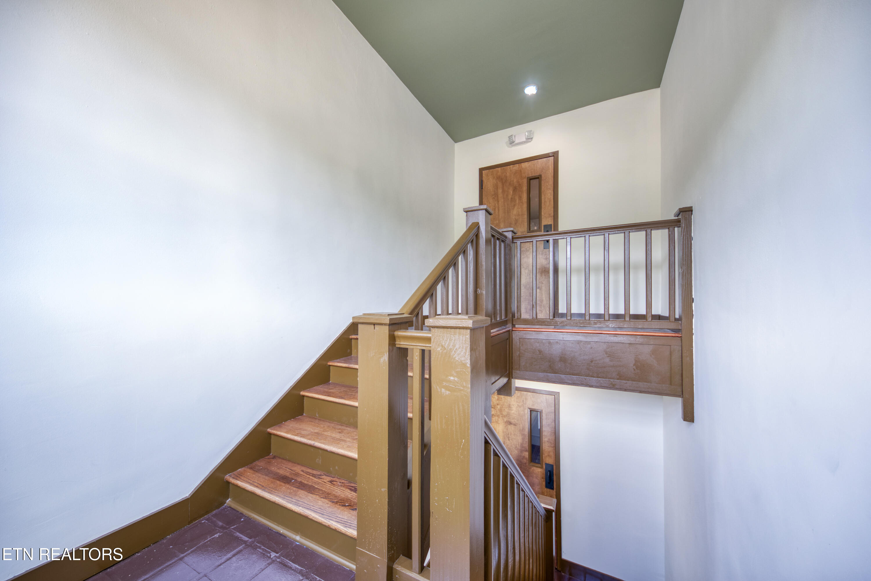 2724 E Magnolia Avenue Knoxville TN 37914