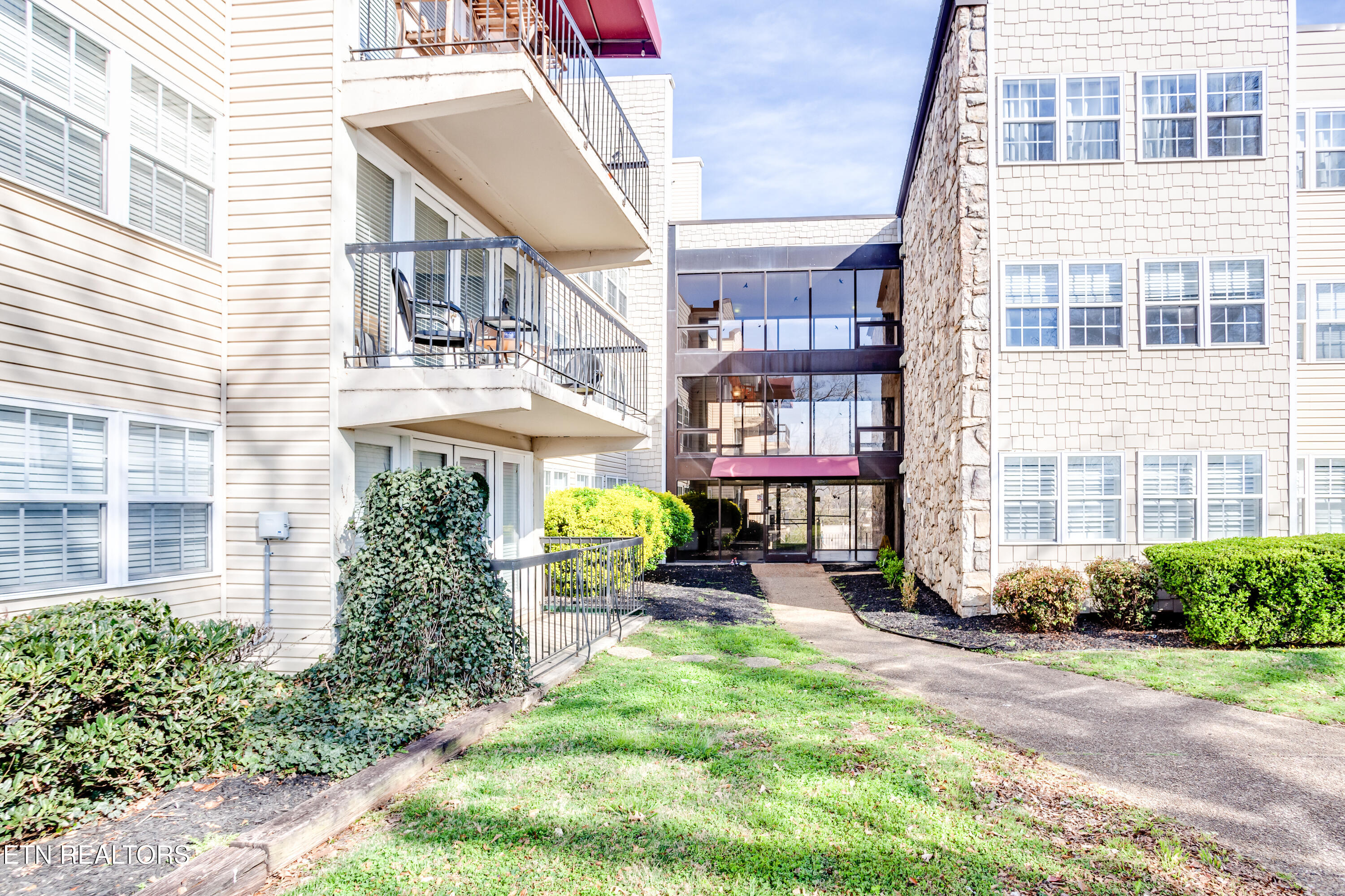 2749 Sullins Street Knoxville TN 37919
