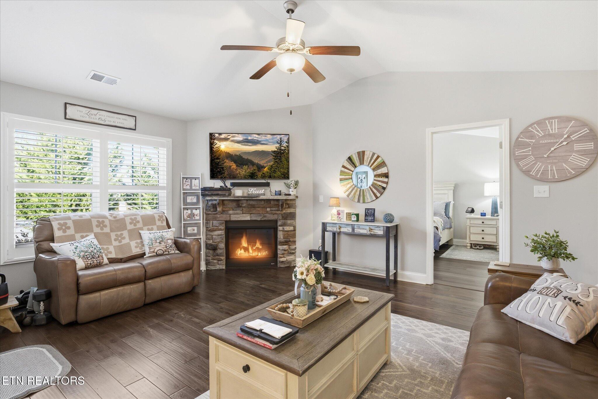 422 Larkspur Way Sevierville TN 37862