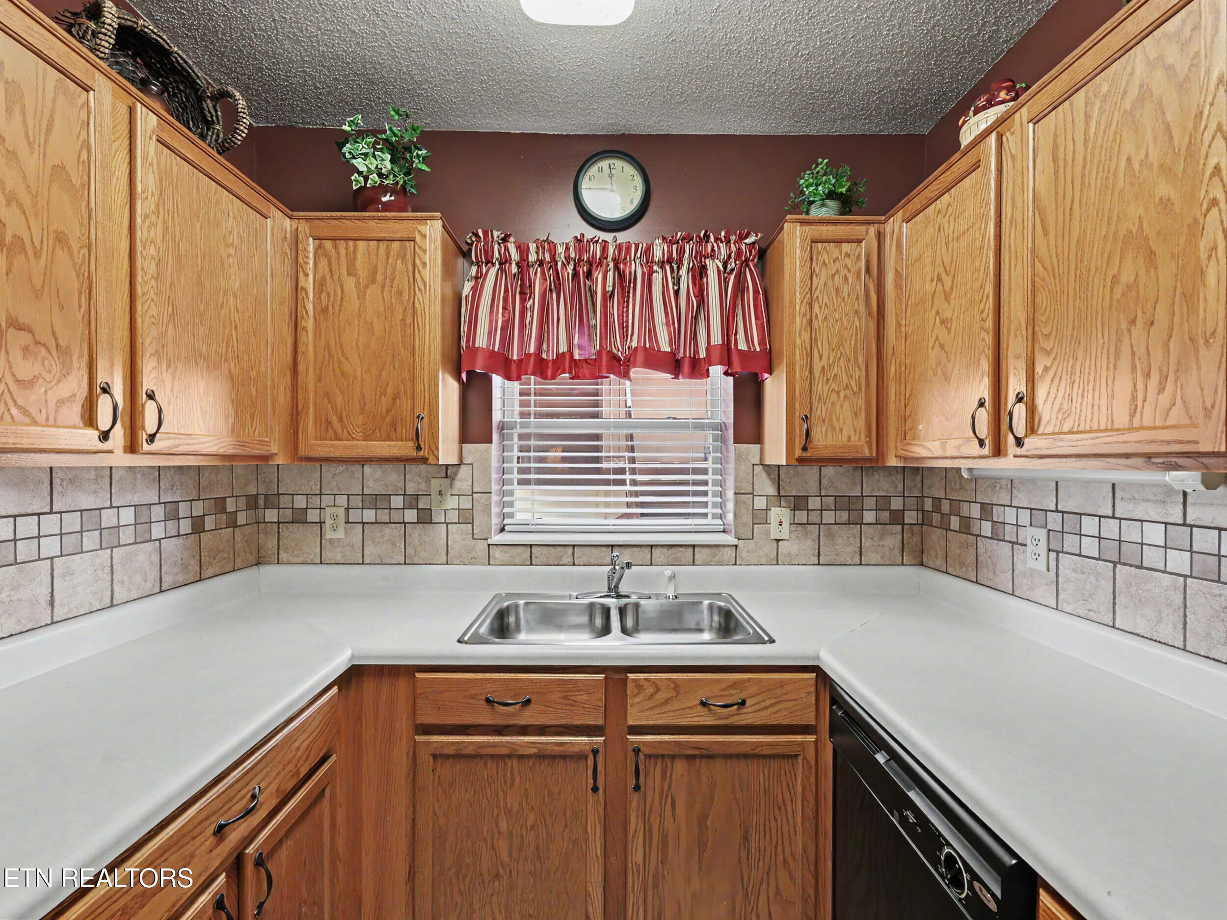 3919 S River Road Pigeon Forge TN 37863