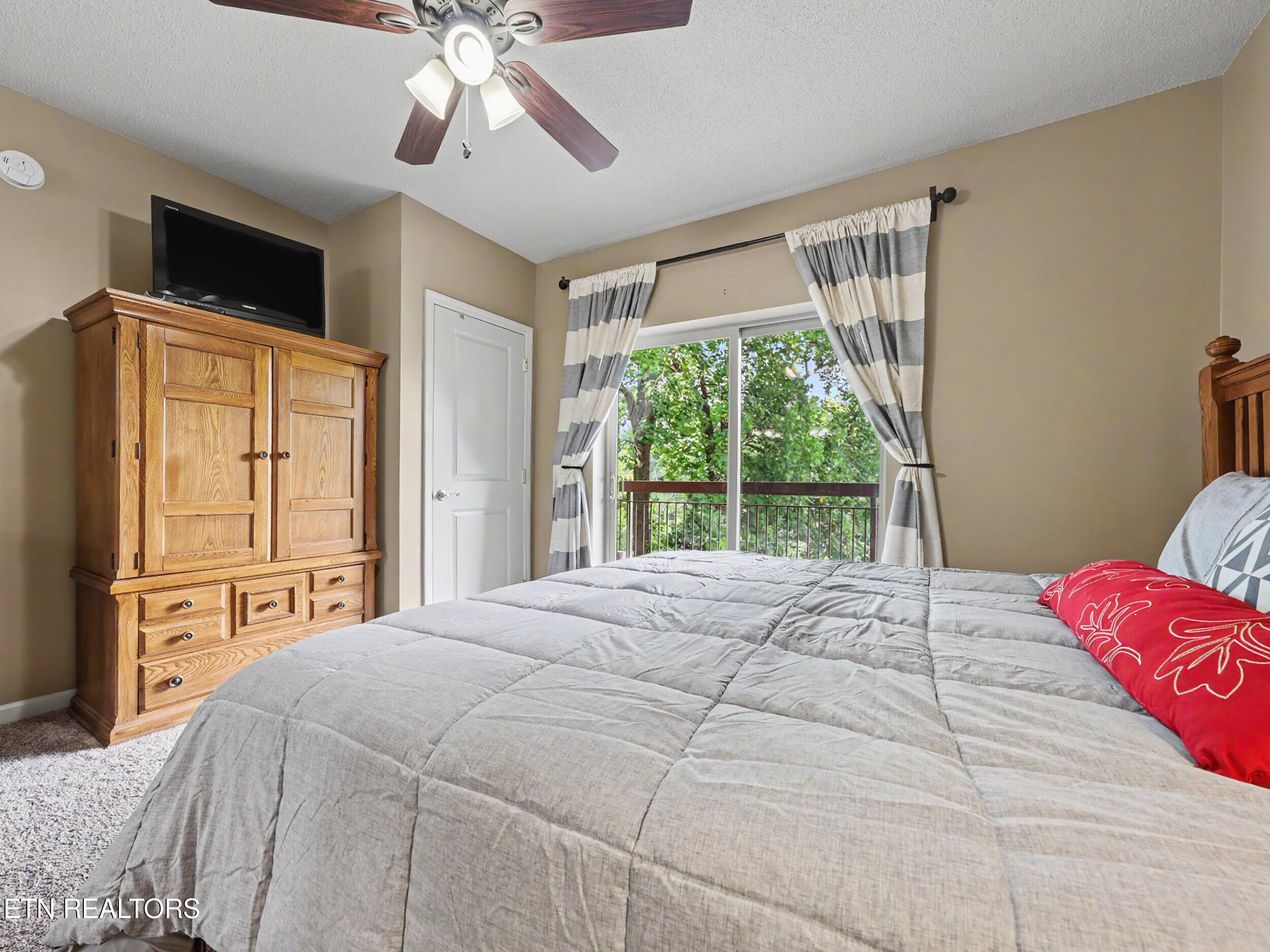 3919 S River Road Pigeon Forge TN 37863
