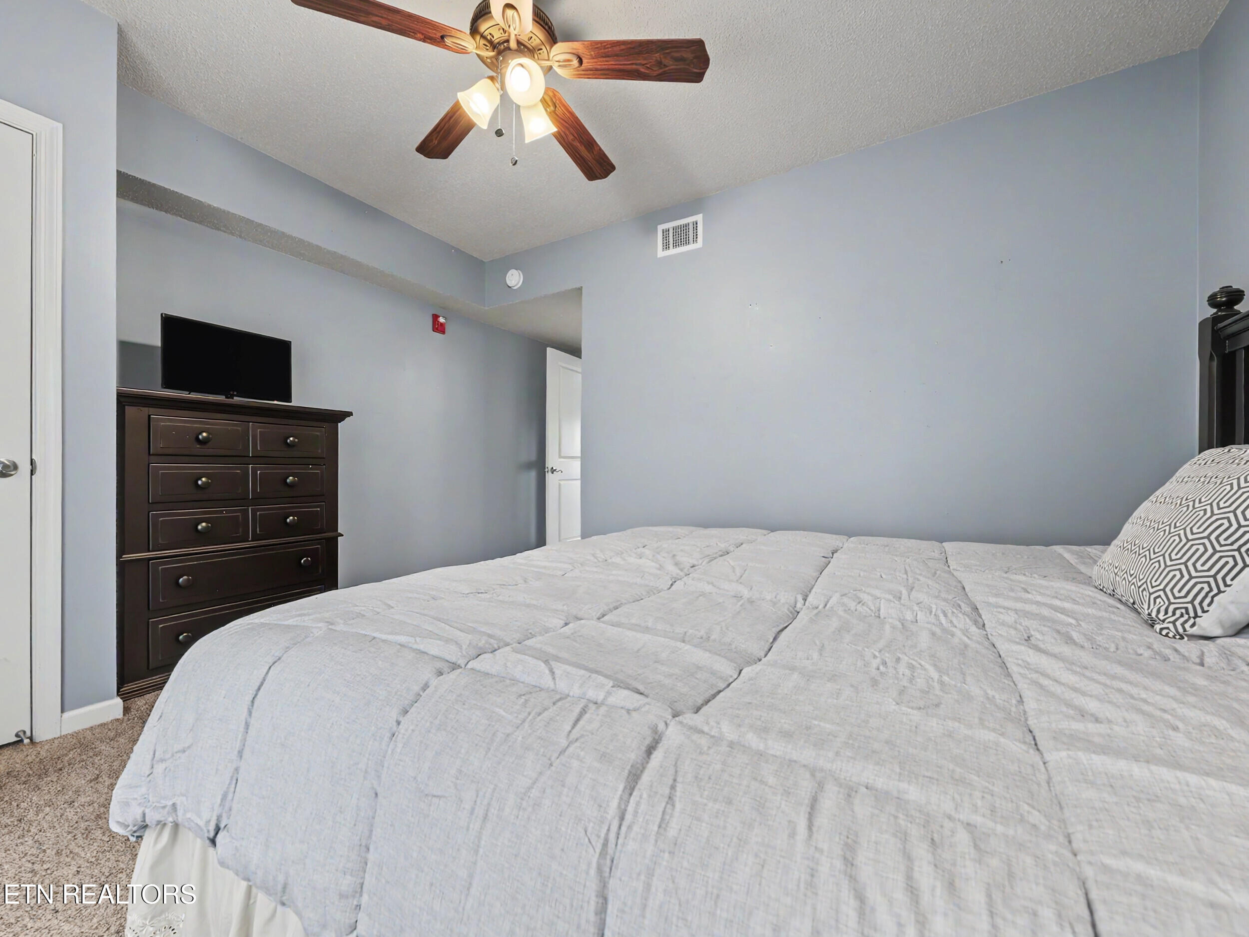 3919 S River Road Pigeon Forge TN 37863