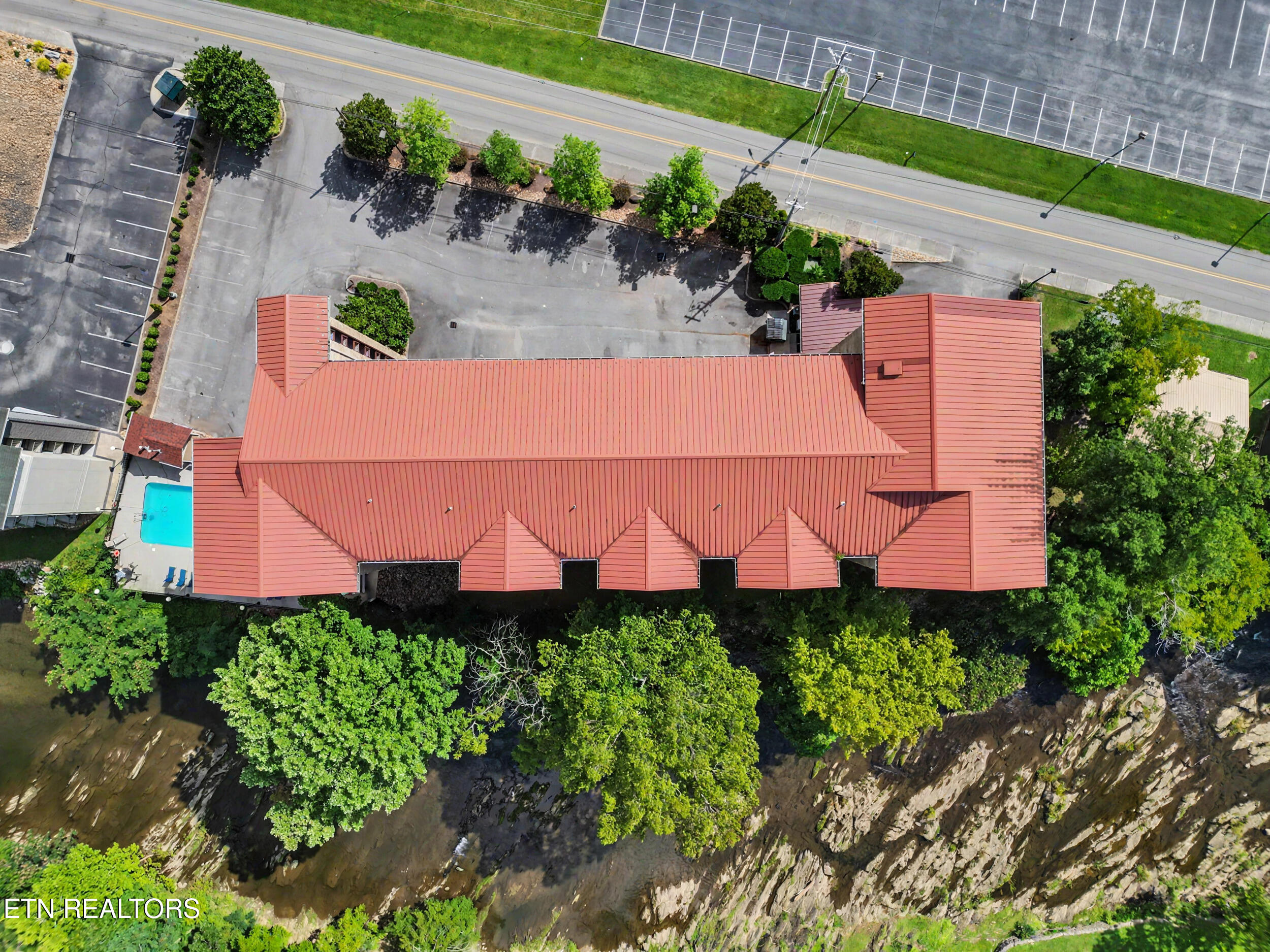 3919 S River Road Pigeon Forge TN 37863