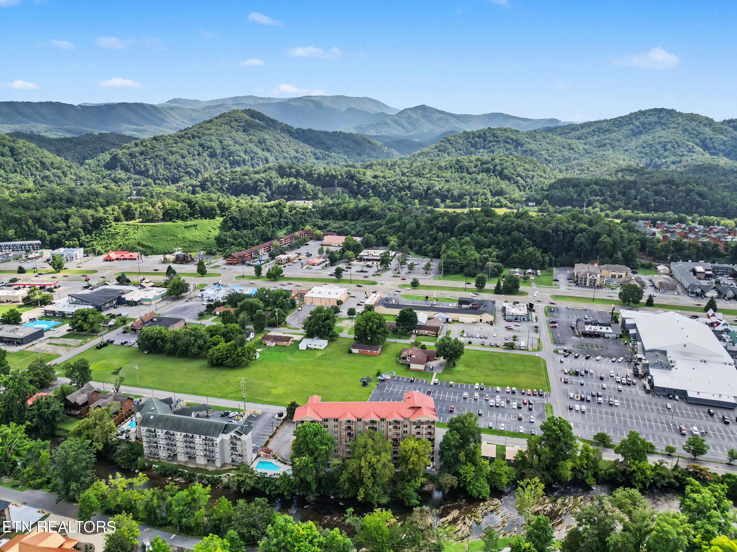 3919 S River Road Pigeon Forge TN 37863