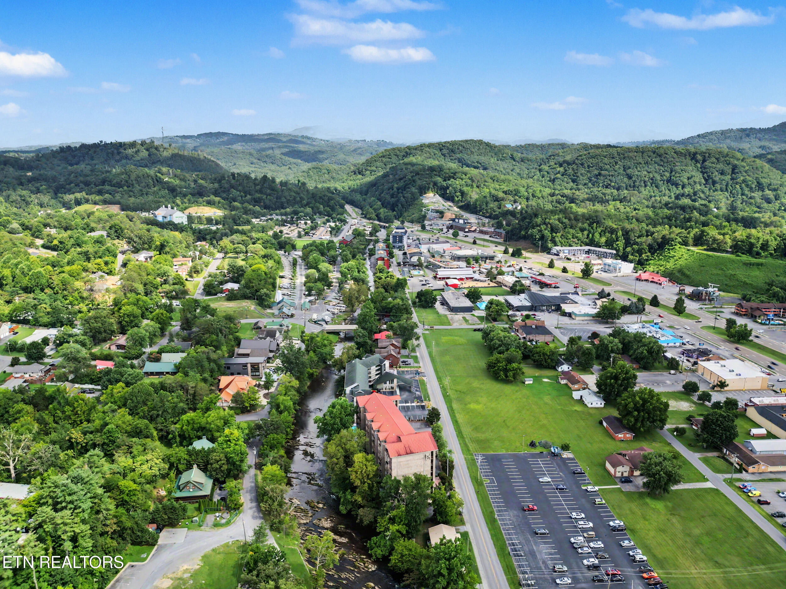 3919 S River Road Pigeon Forge TN 37863