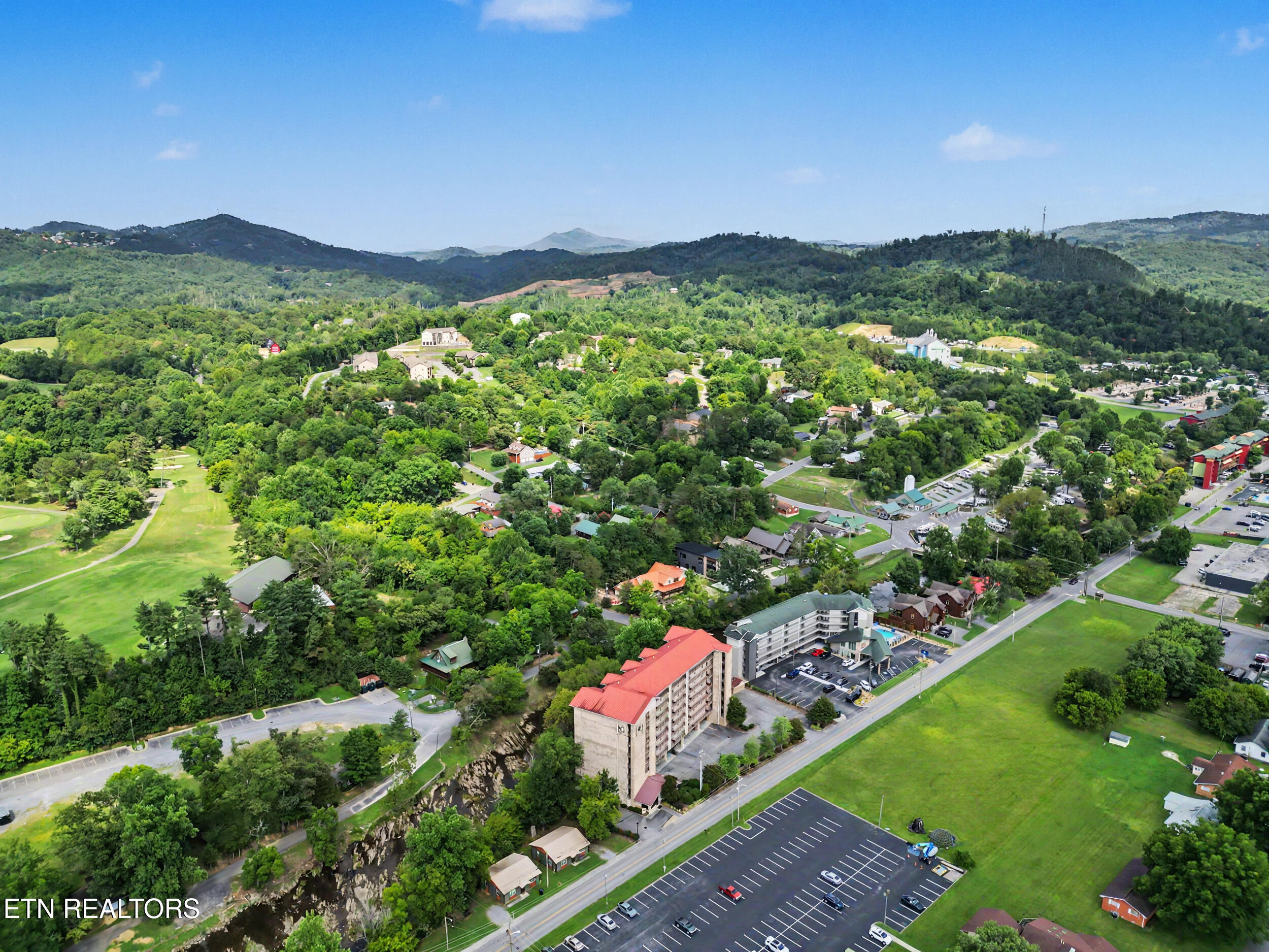3919 S River Road Pigeon Forge TN 37863