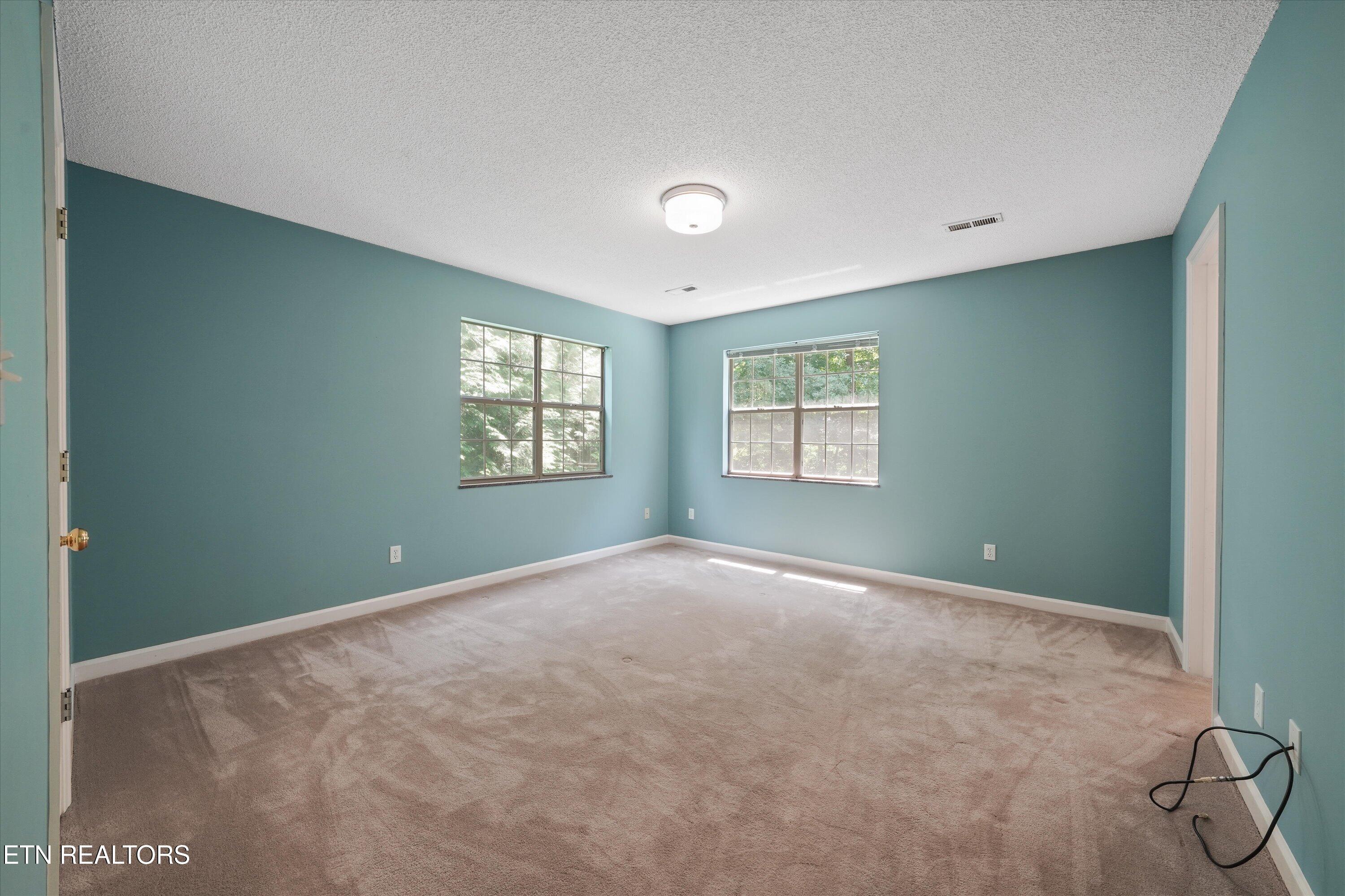 2300 Woods End Lane Knoxville TN 37918
