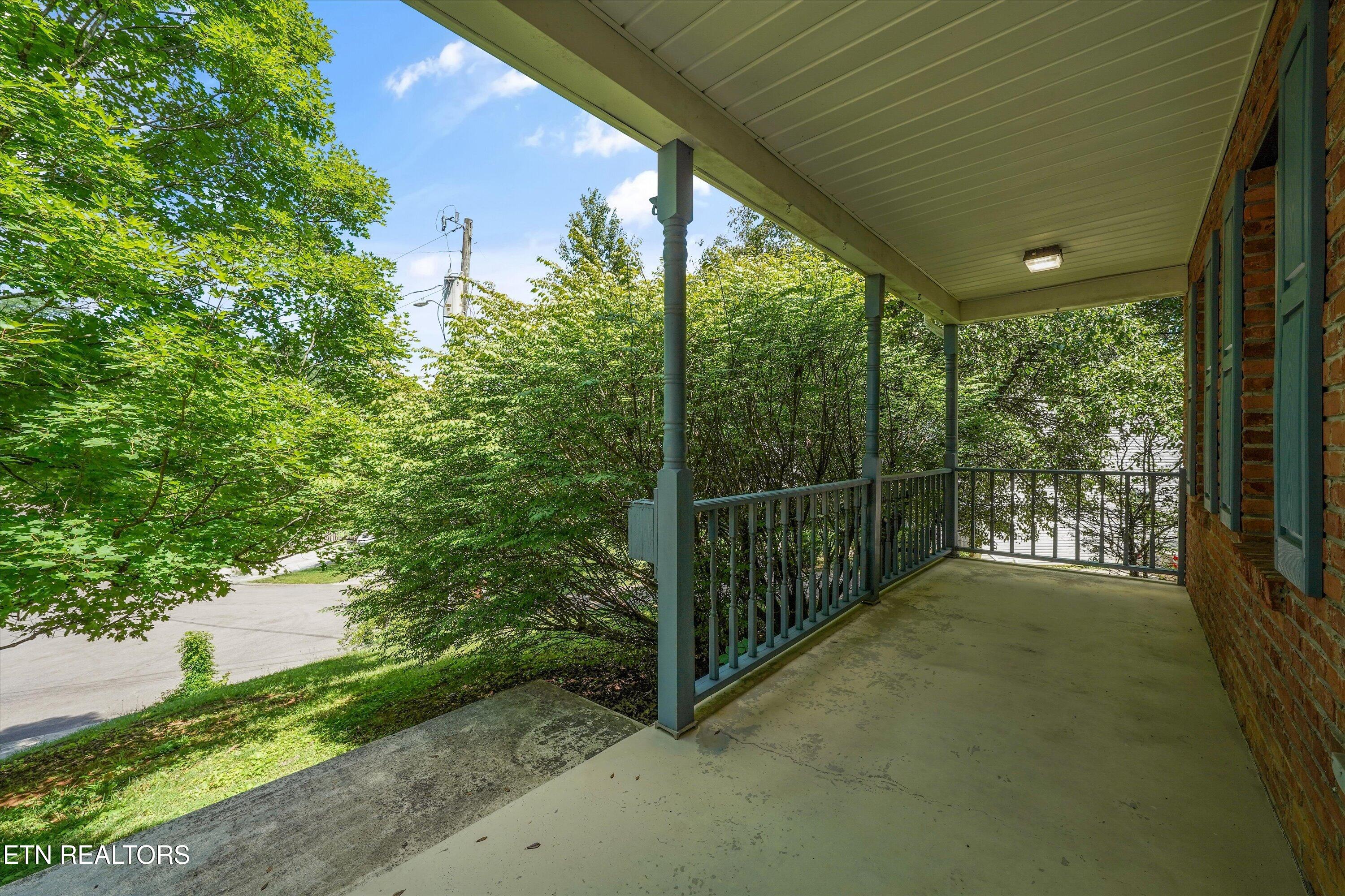 2300 Woods End Lane Knoxville TN 37918