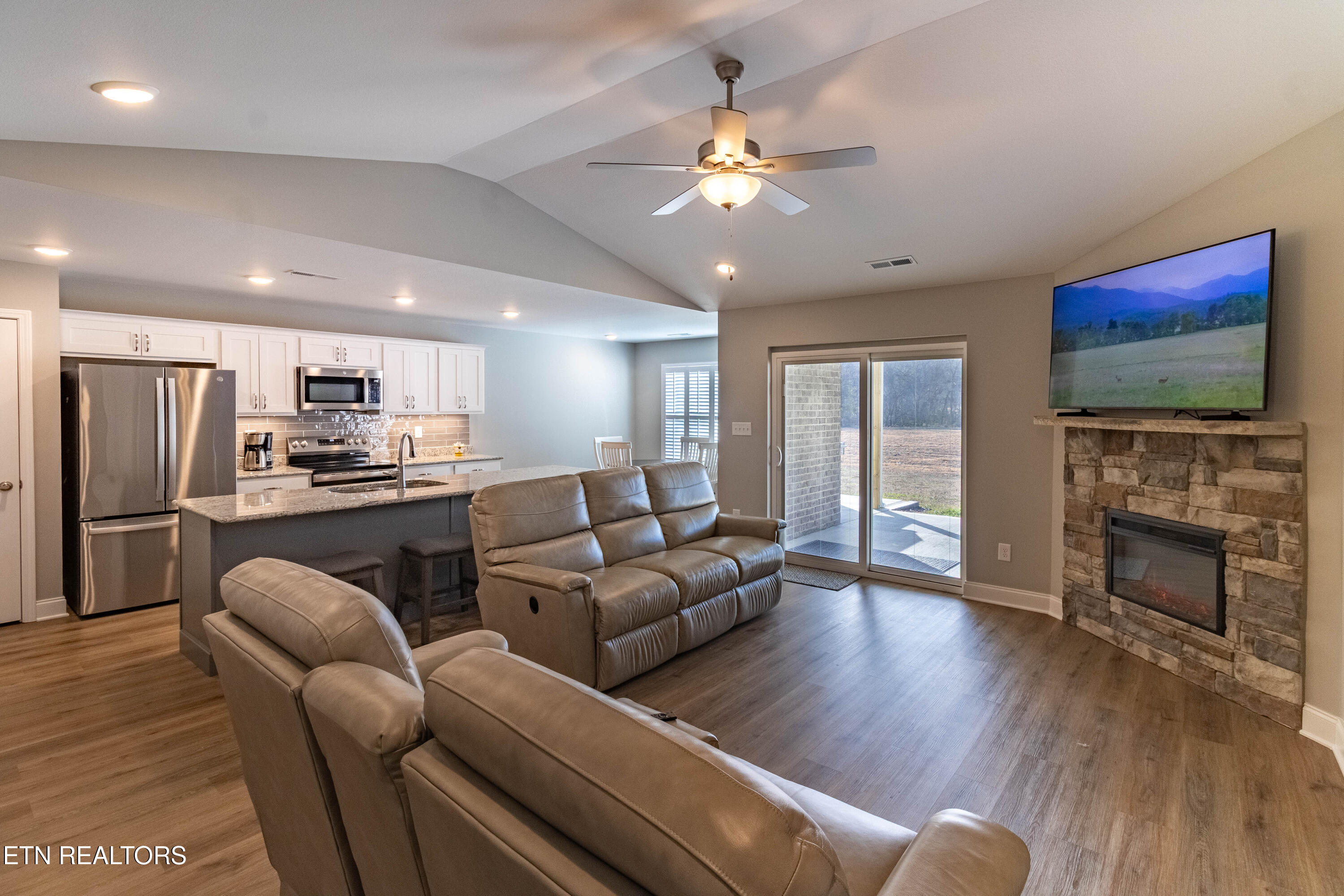 712 Snowflower Circle Pigeon Forge TN 37863