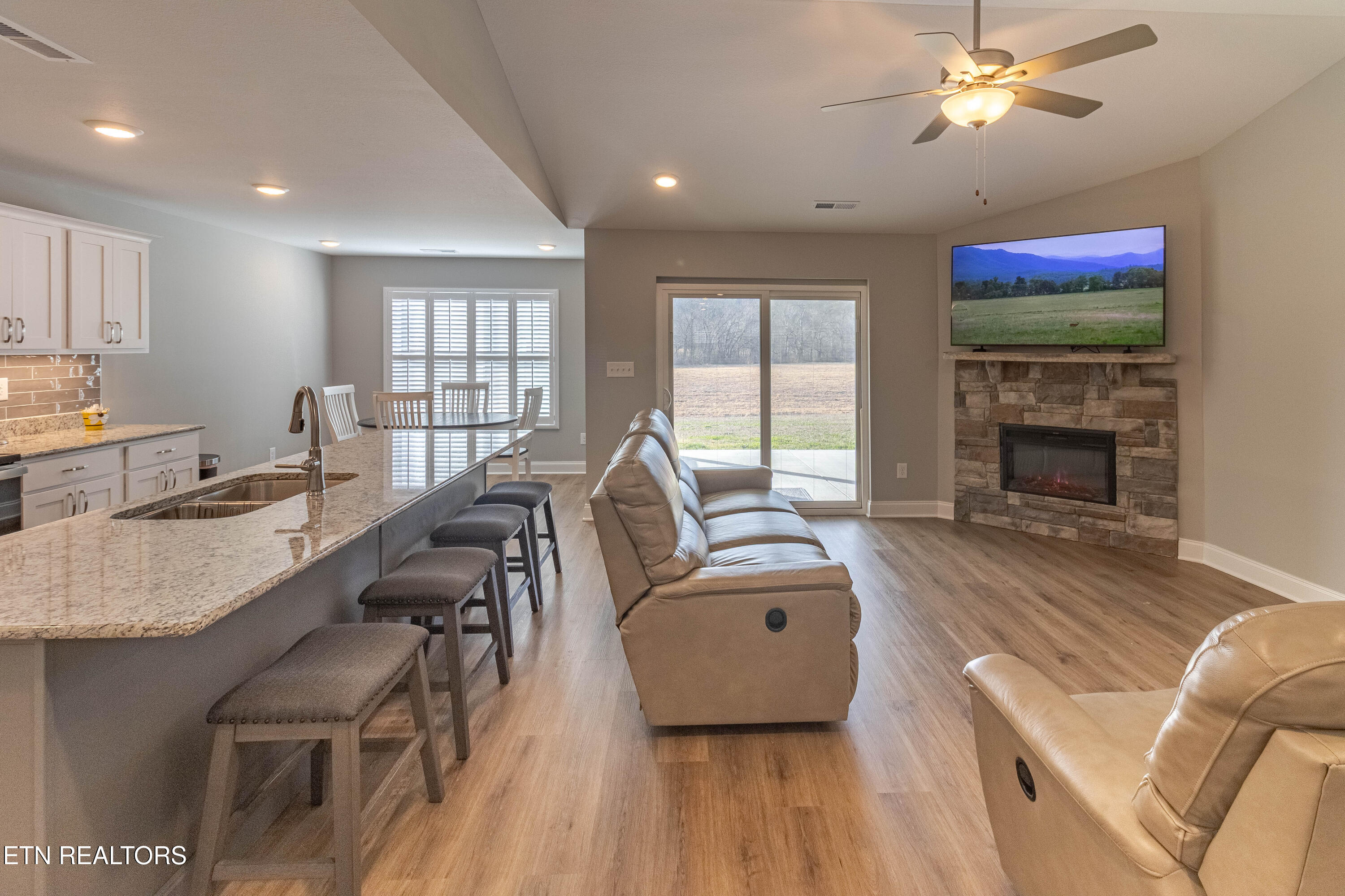 712 Snowflower Circle Pigeon Forge TN 37863