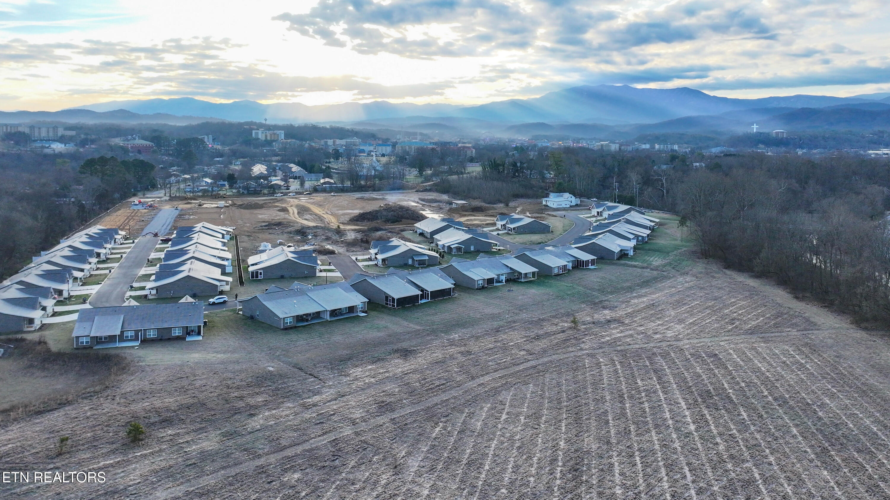 712 Snowflower Circle Pigeon Forge TN 37863