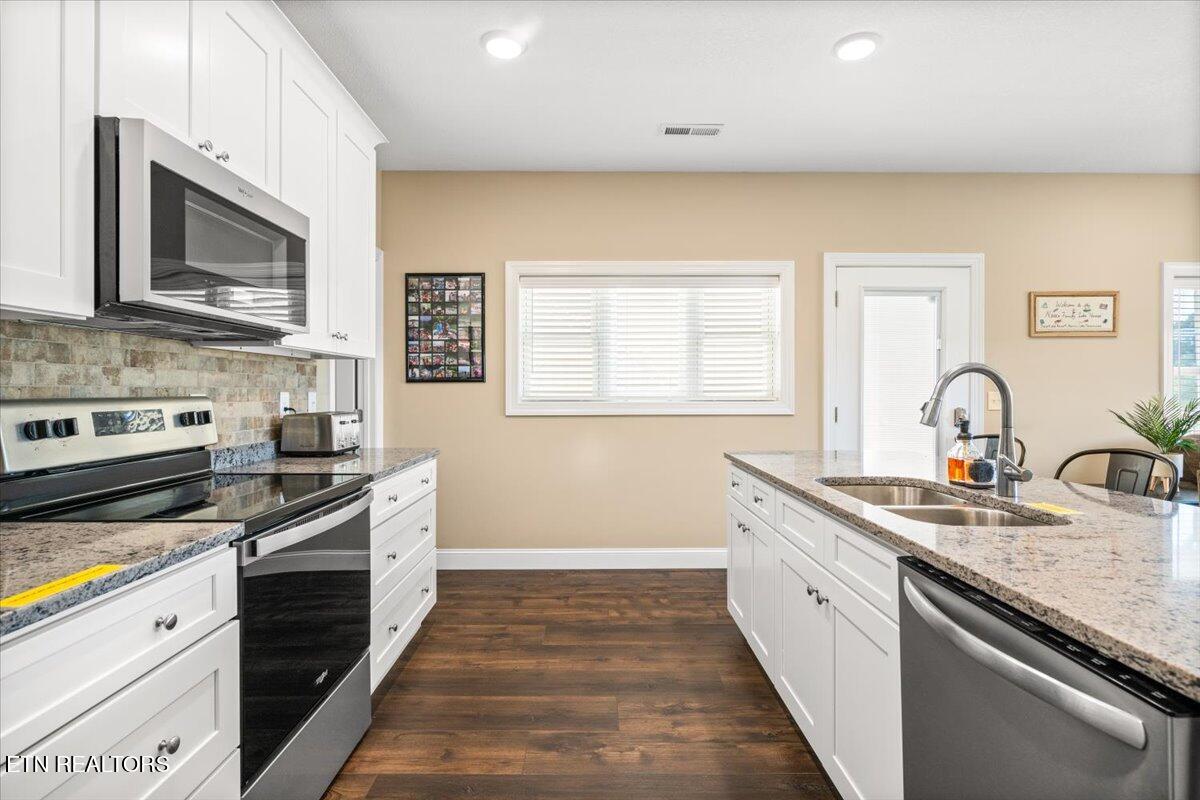 195 N Deer Village Lane Lafollette TN 37766