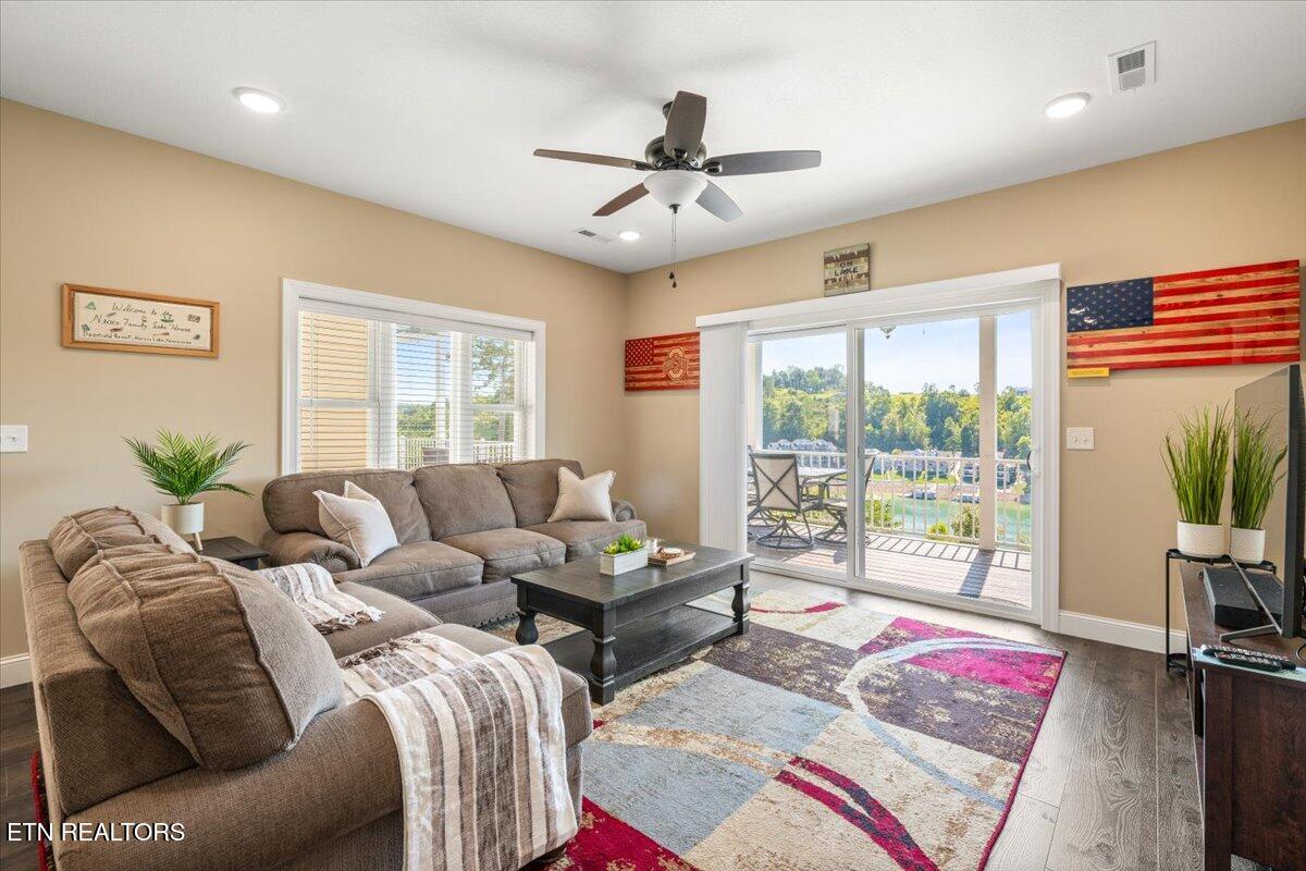 195 N Deer Village Lane Lafollette TN 37766