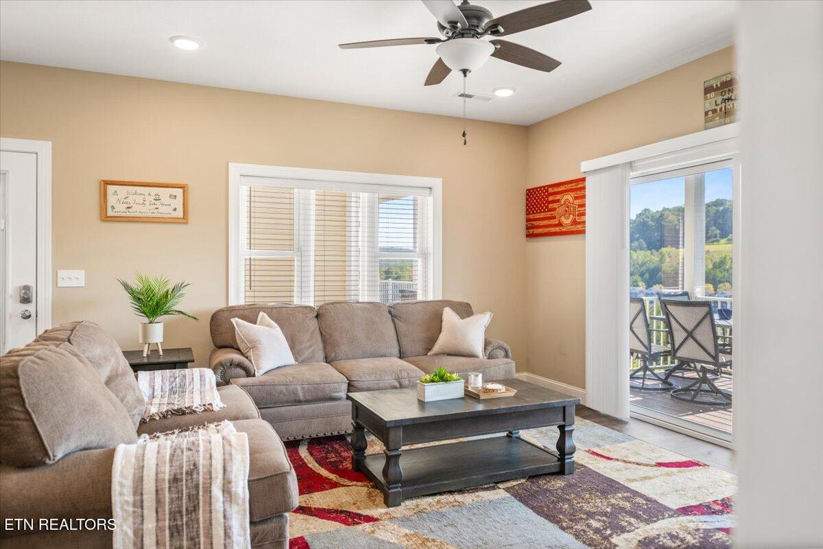 195 N Deer Village Lane Lafollette TN 37766