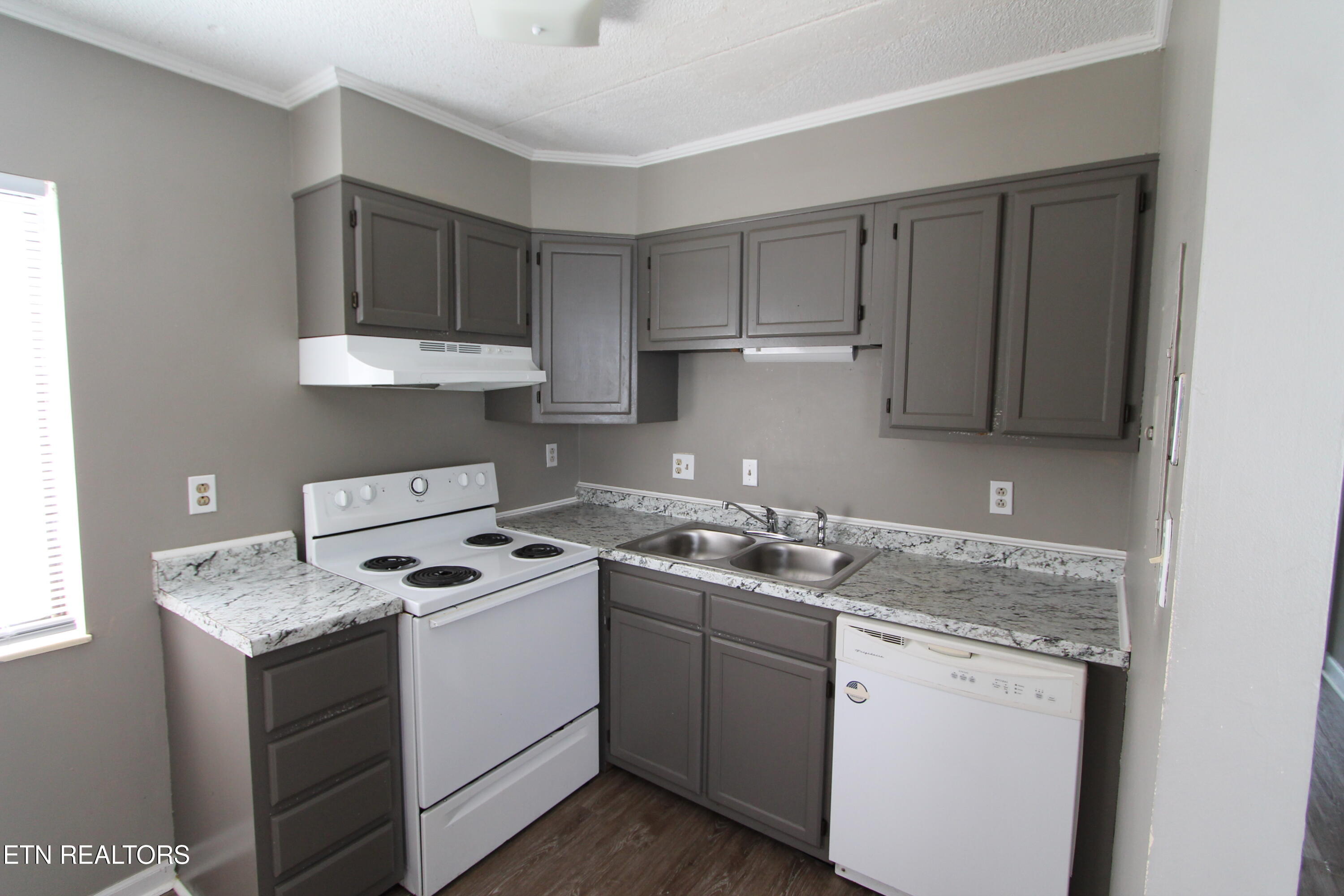 2718 SW Painter Avenue Knoxville TN 37919