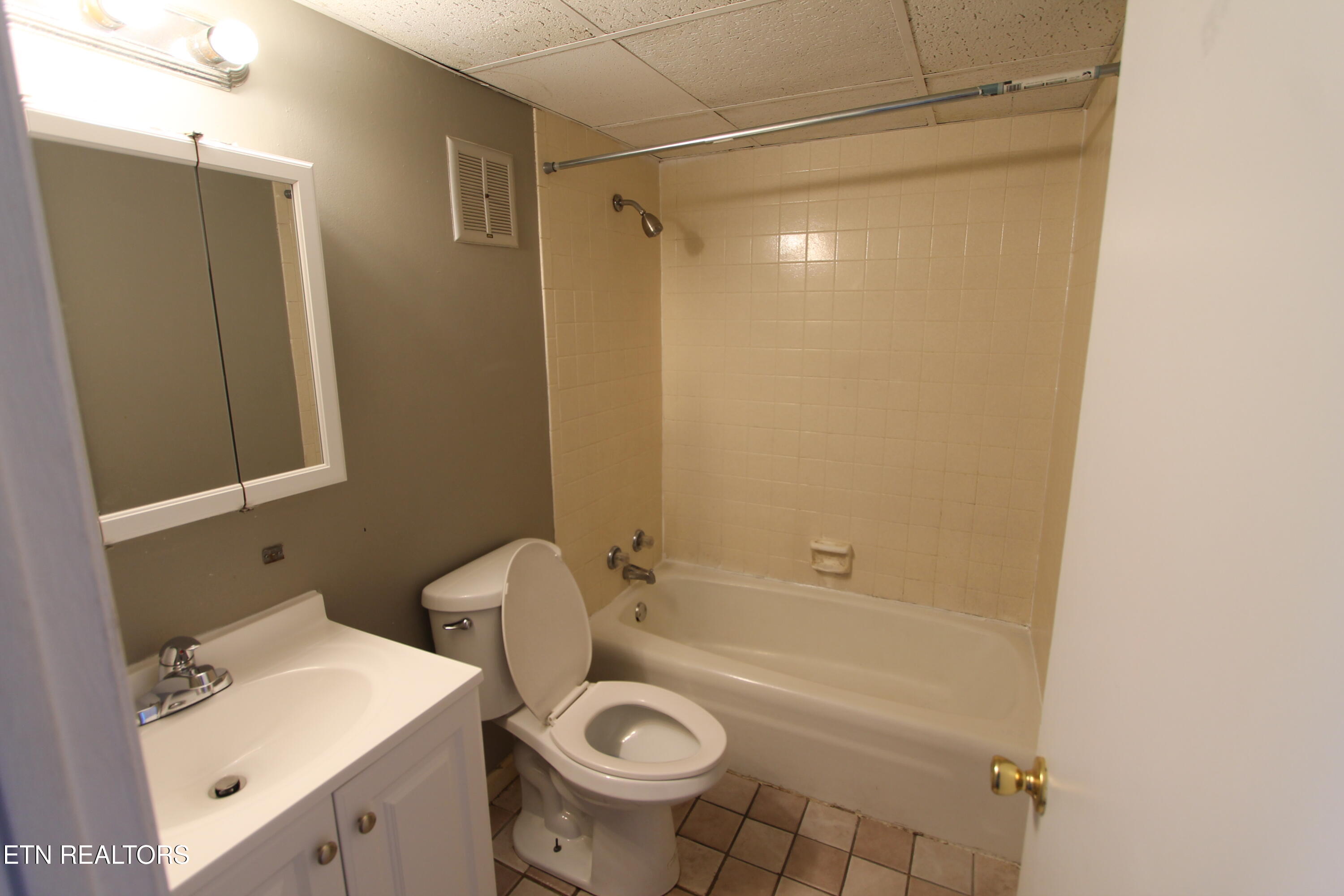 2718 SW Painter Avenue Knoxville TN 37919