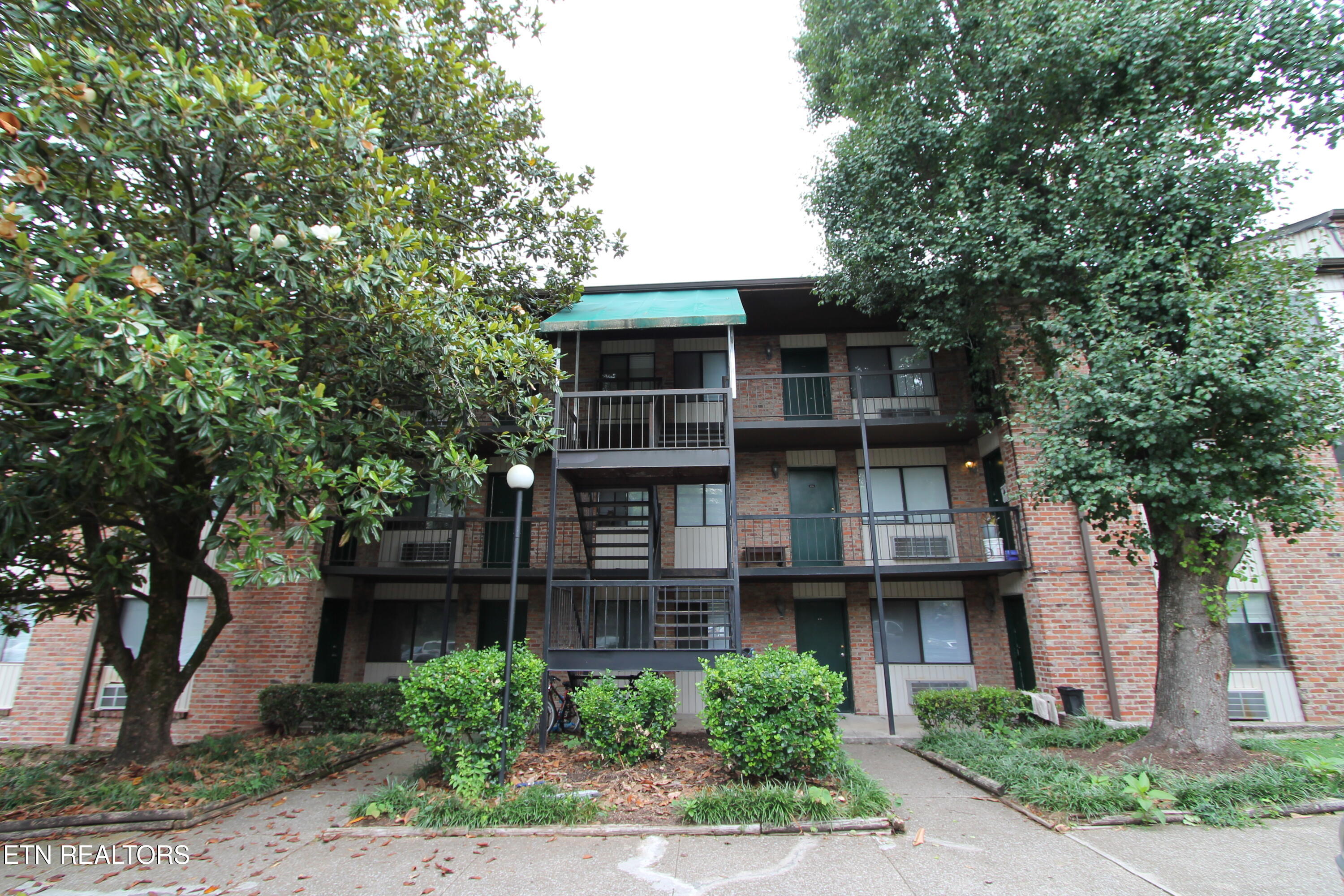 2718 SW Painter Avenue Knoxville TN 37919