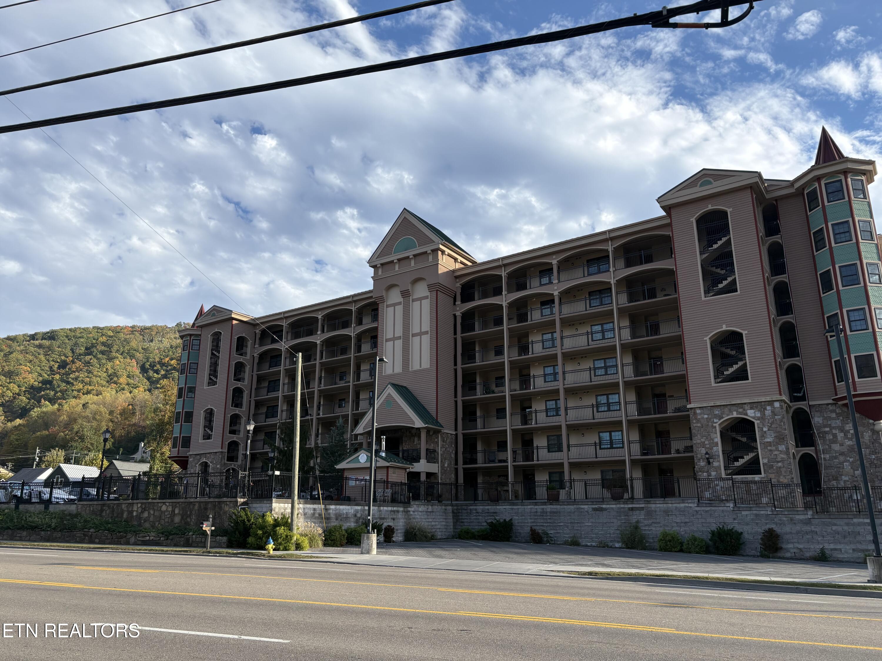 210 Roaring Fork Gatlinburg TN 37738