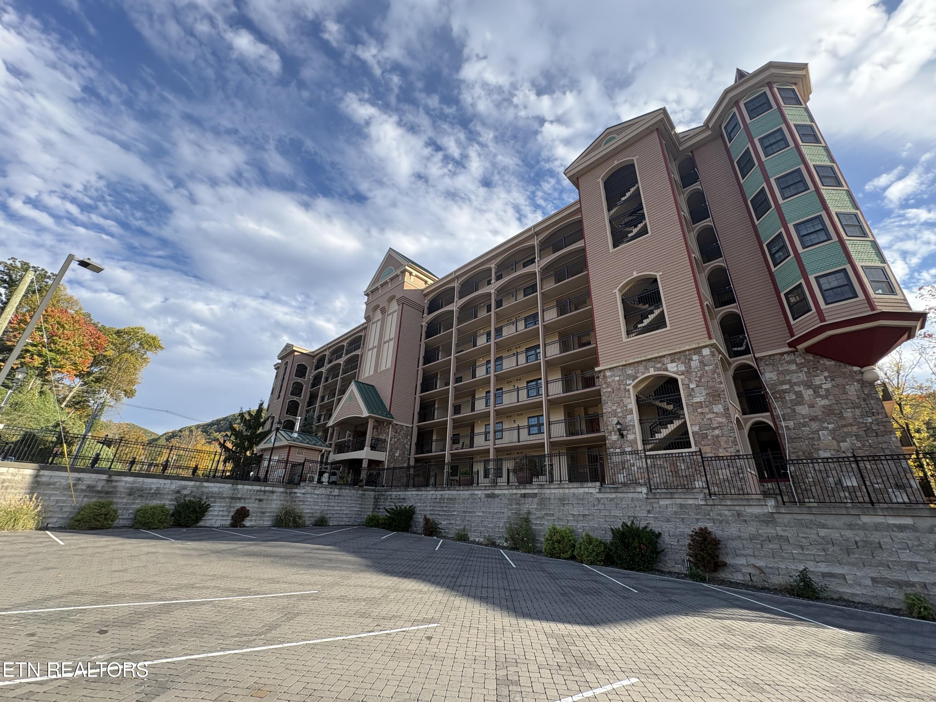 210 Roaring Fork Gatlinburg TN 37738
