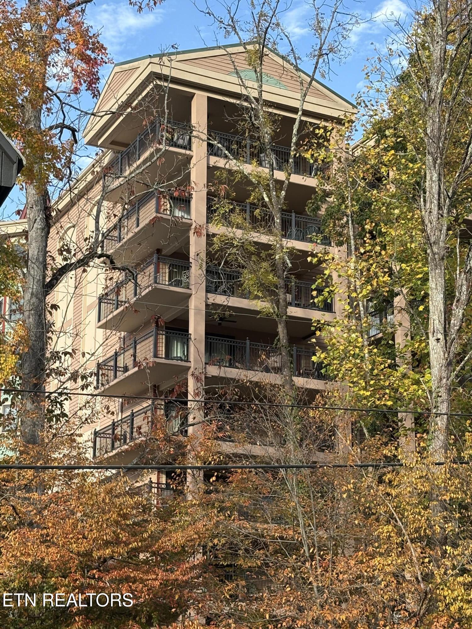 210 Roaring Fork Gatlinburg TN 37738