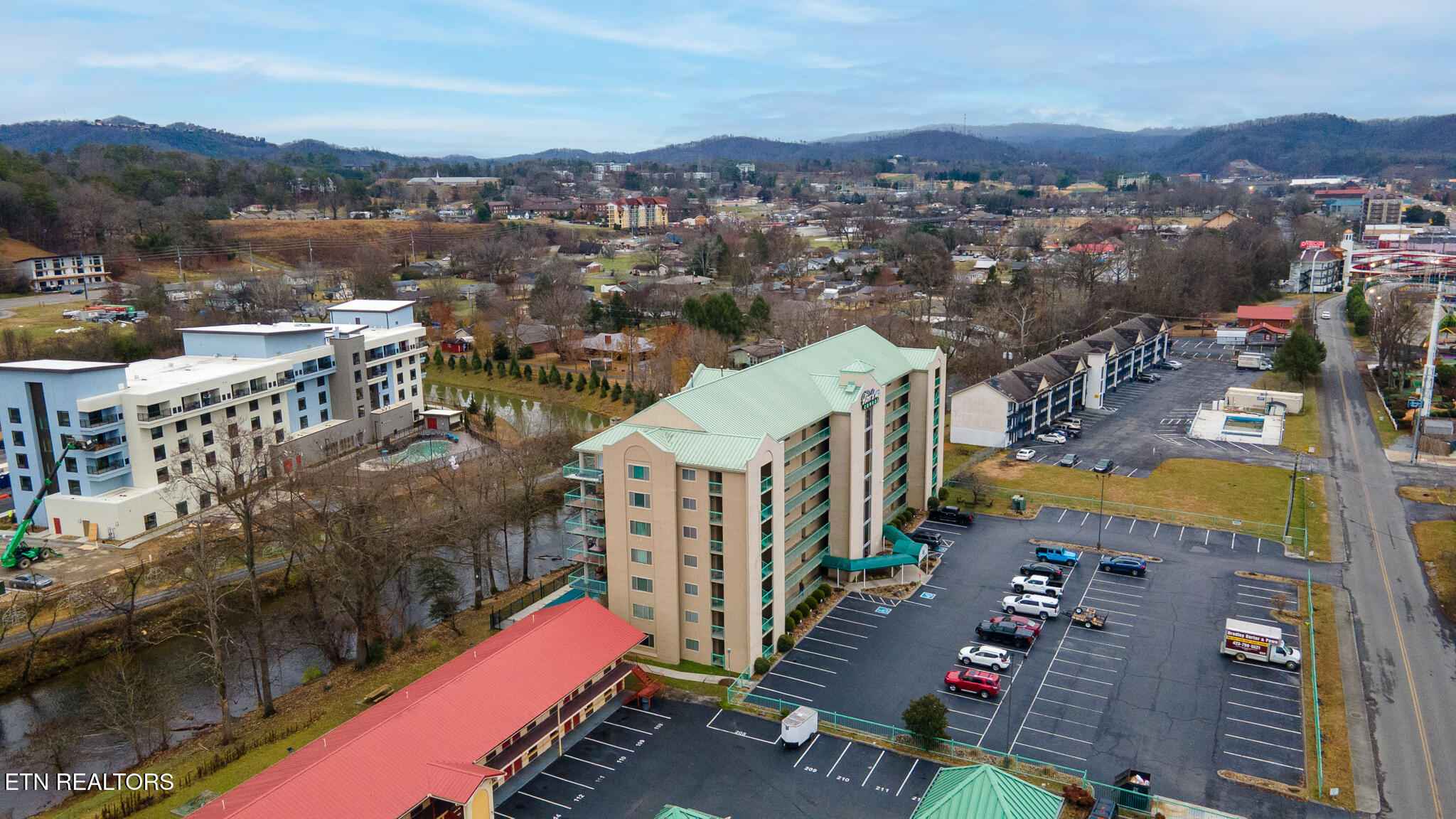 3215 N River Road Pigeon Forge TN 37863