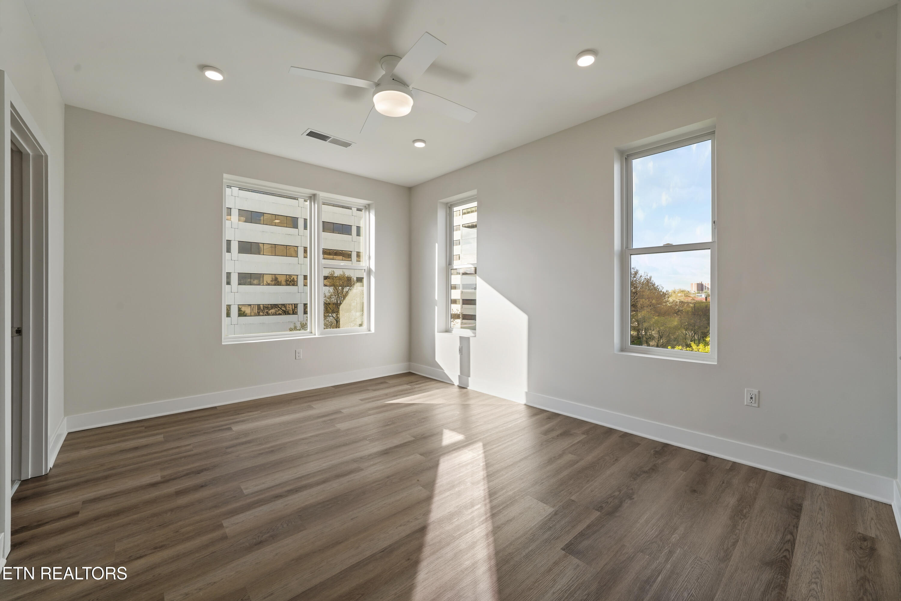 327 W Summit Hill Drive Knoxville TN 37902