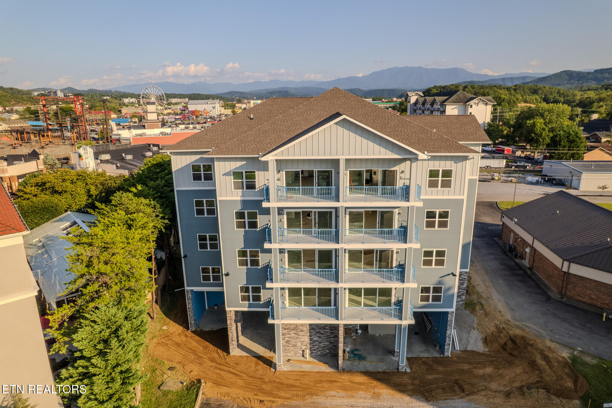129 Sugarfoot Way Pigeon Forge TN 37863