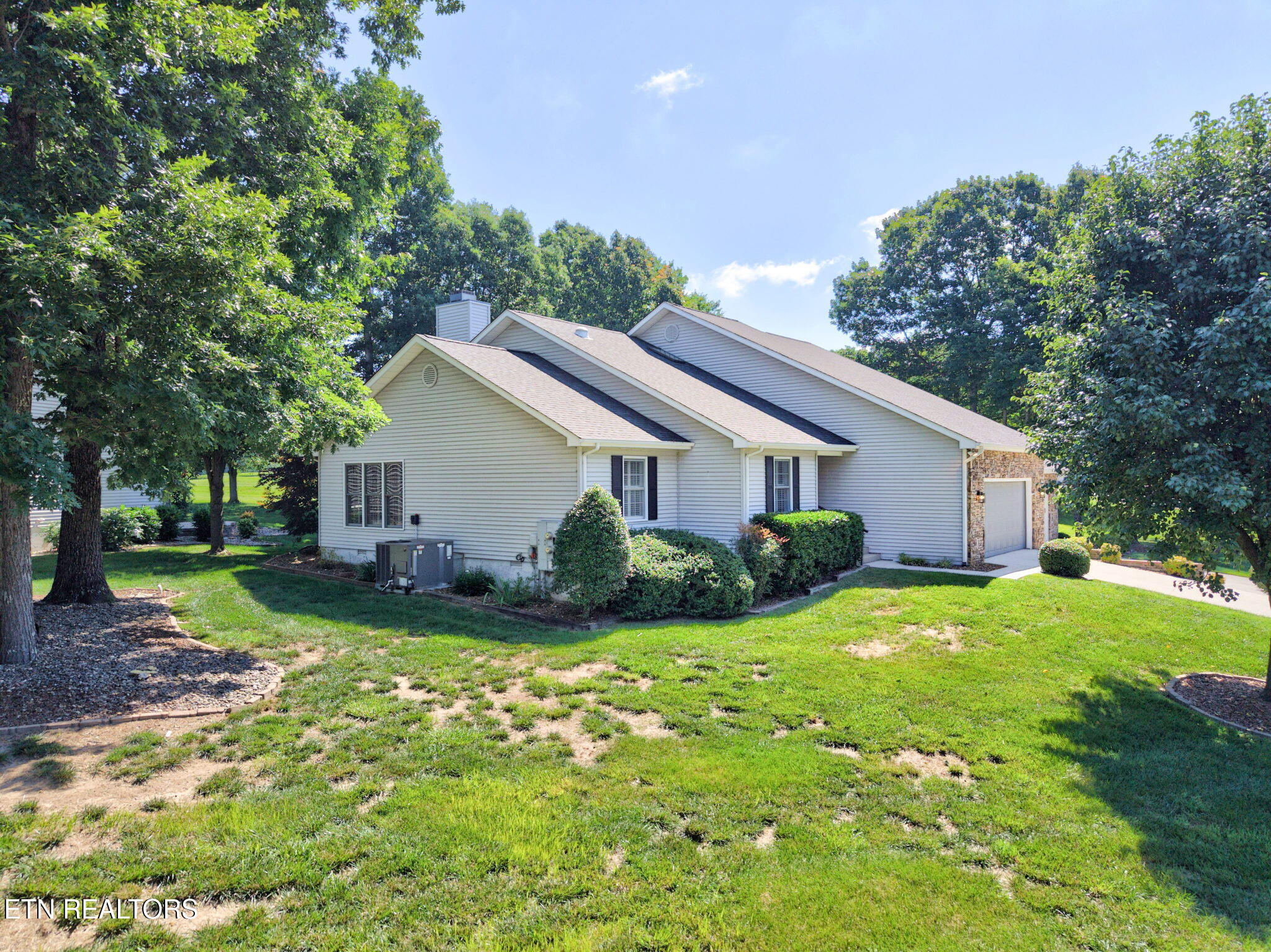 22 Augustine Lane Crossville TN 38558