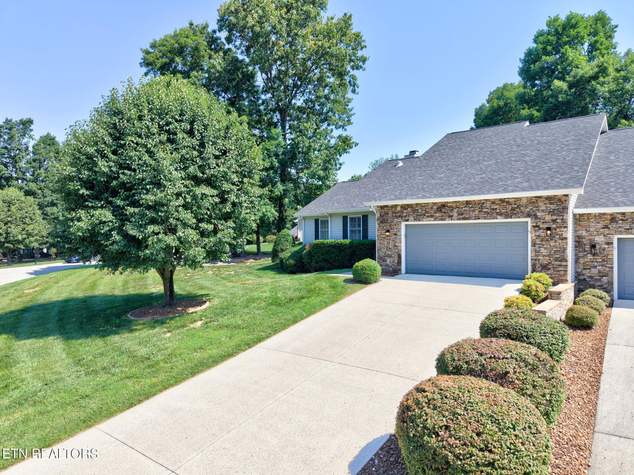22 Augustine Lane Crossville TN 38558