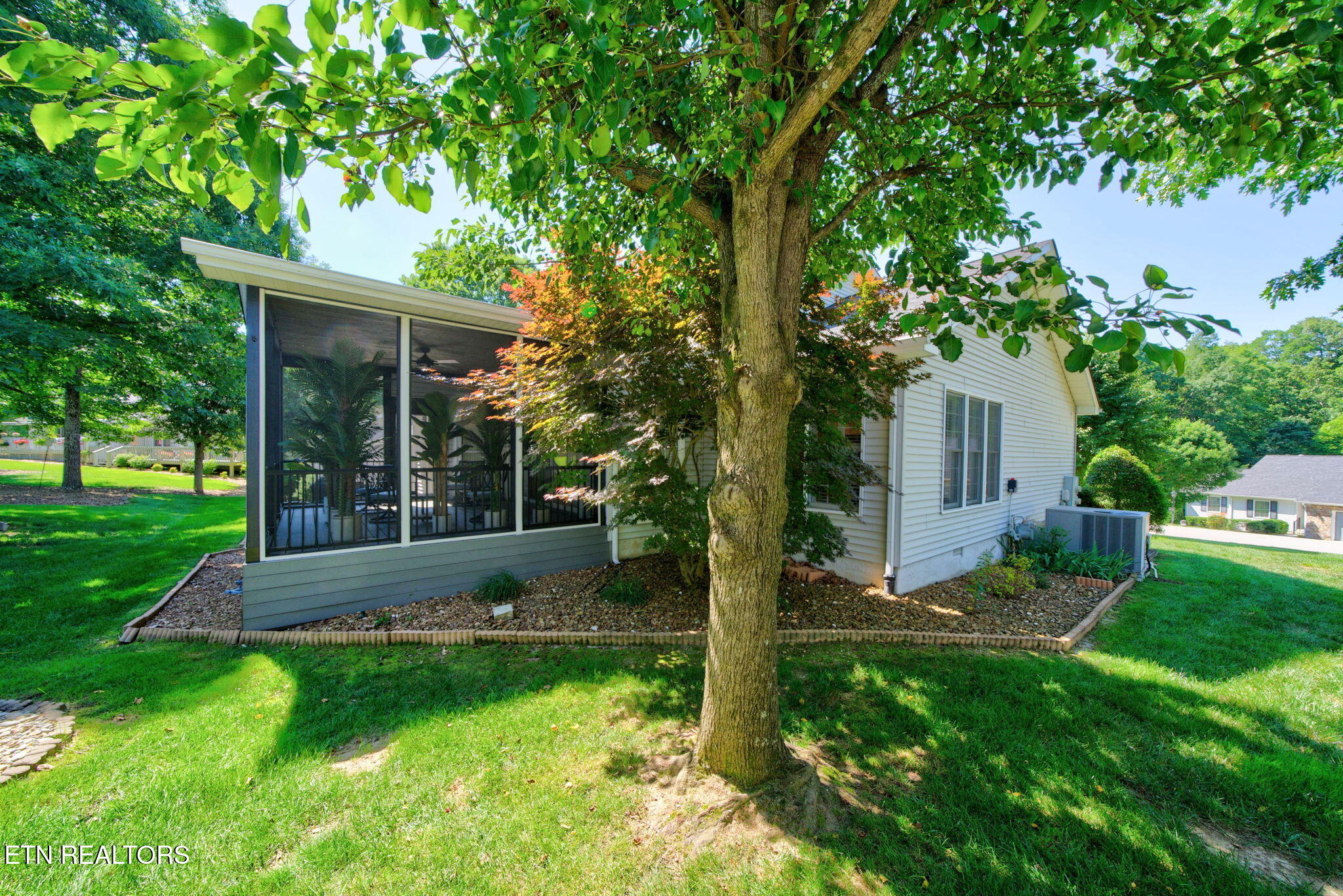 22 Augustine Lane Crossville TN 38558