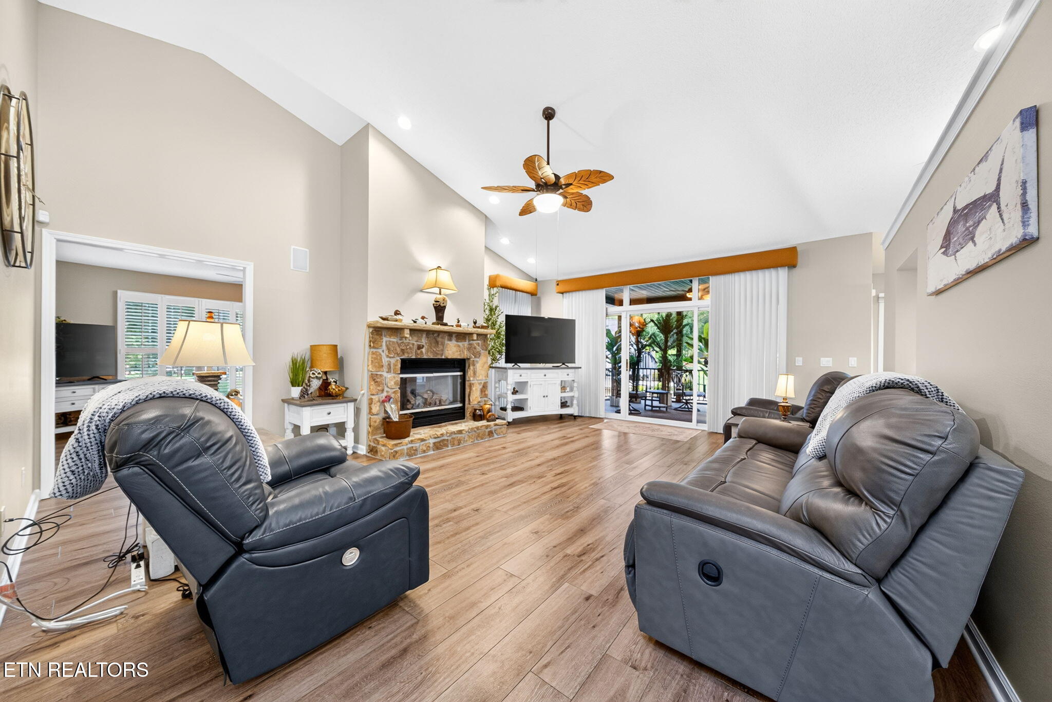 22 Augustine Lane Crossville TN 38558