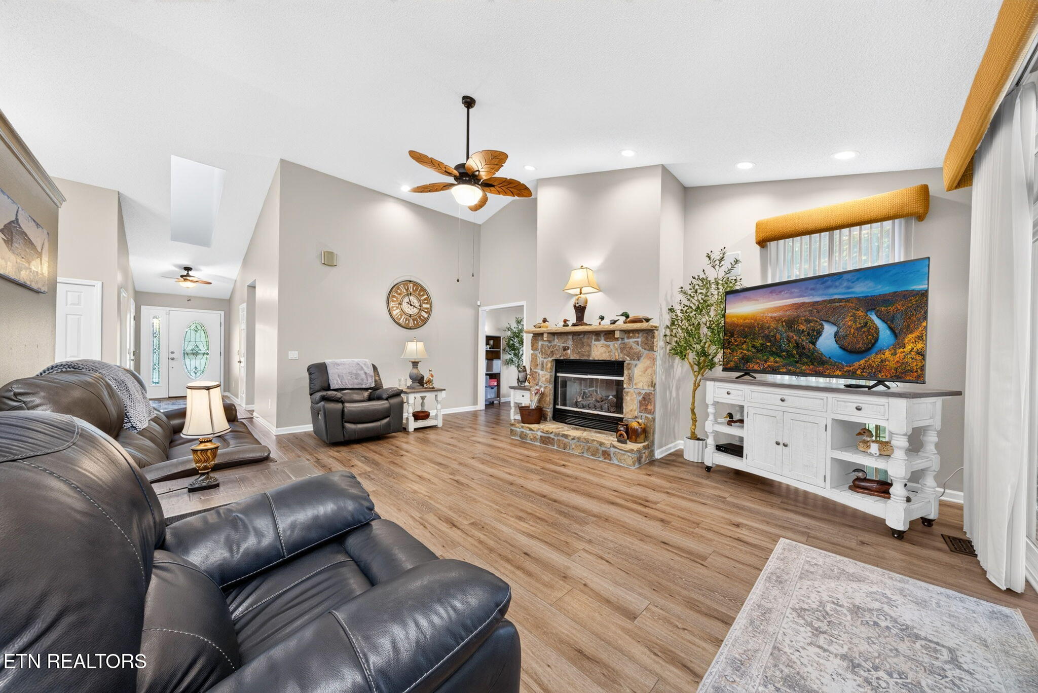 22 Augustine Lane Crossville TN 38558