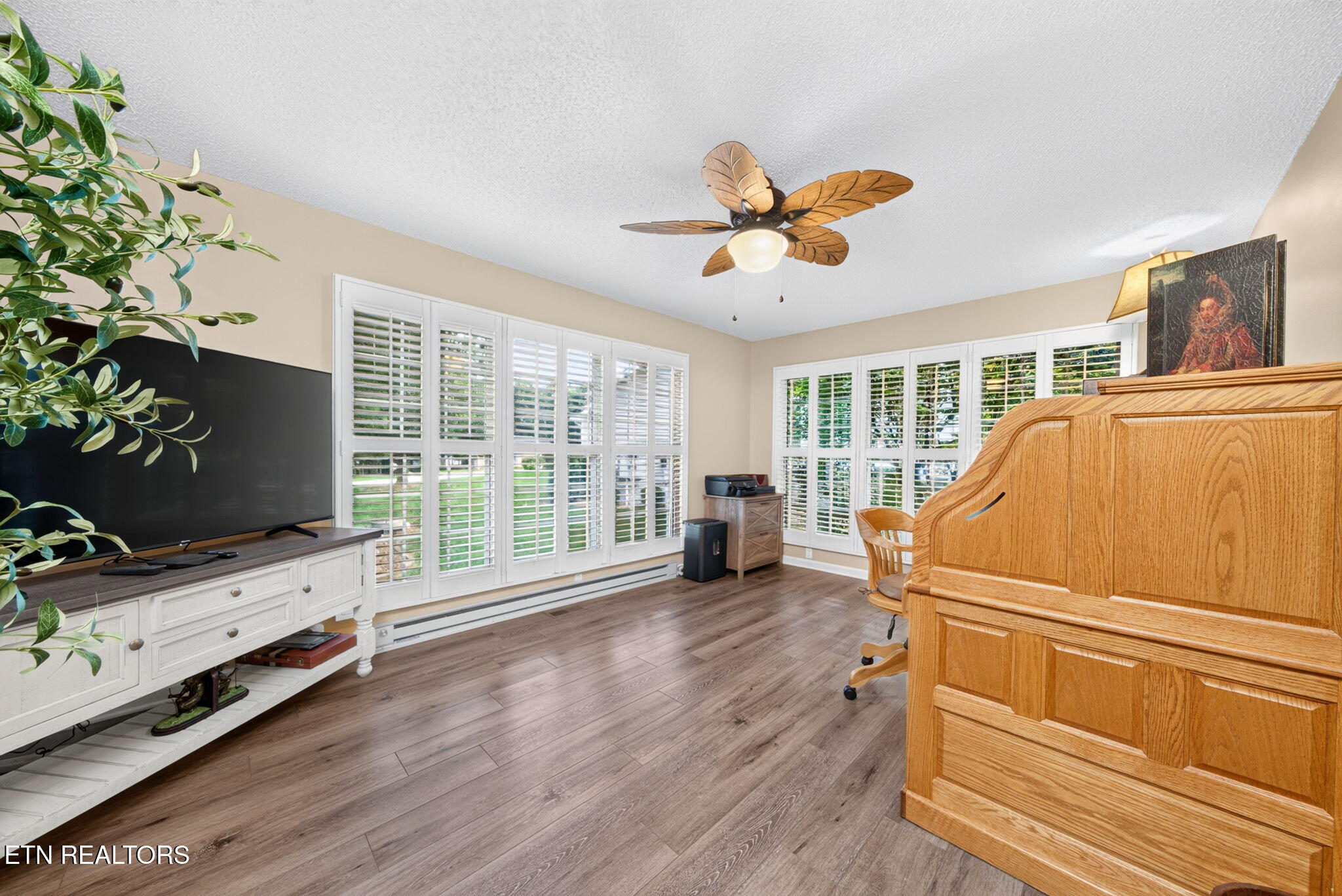 22 Augustine Lane Crossville TN 38558