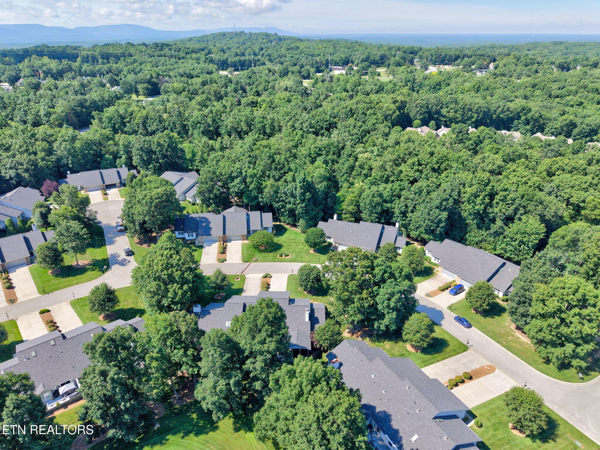 22 Augustine Lane Crossville TN 38558