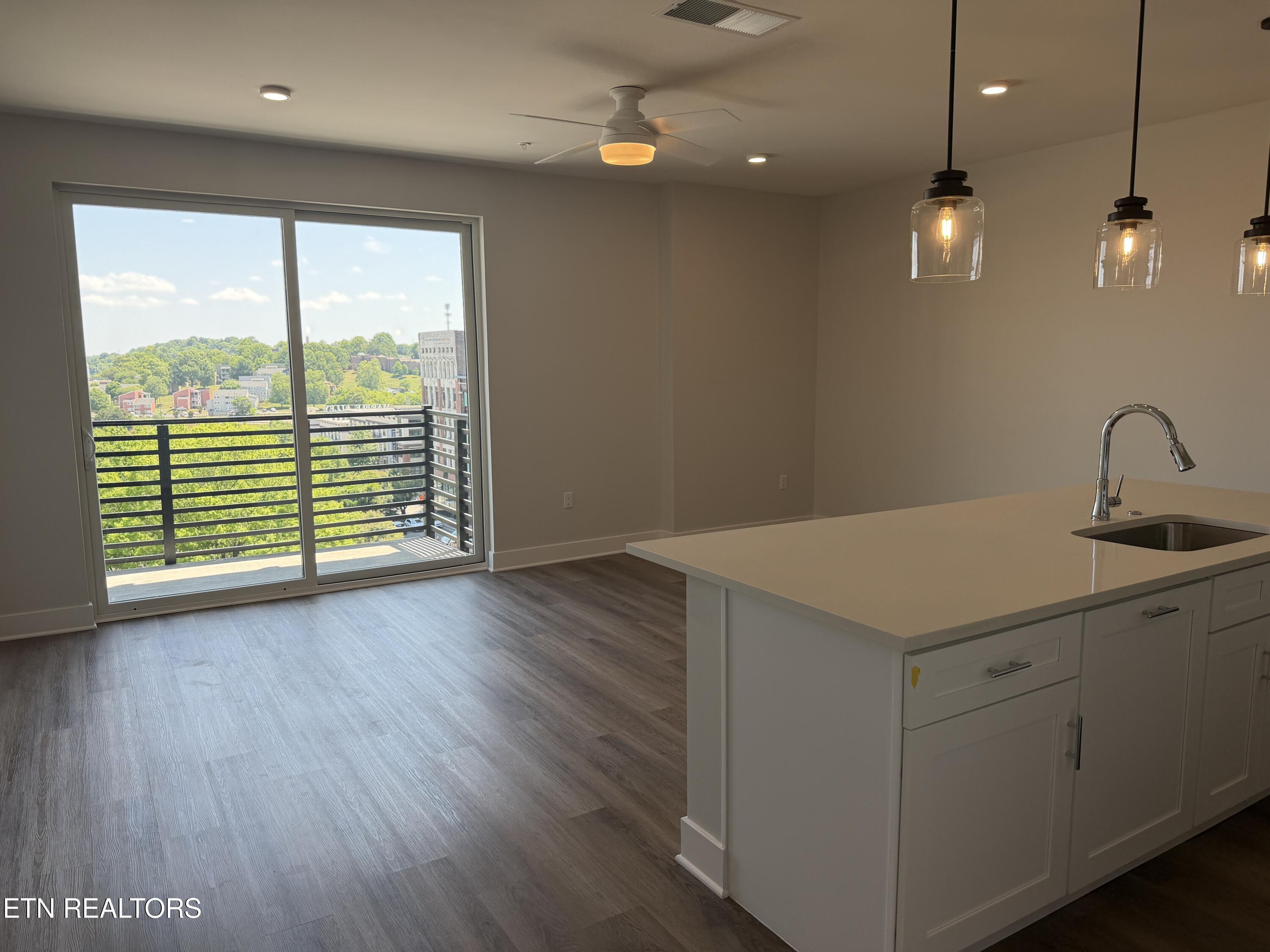 327 W Summit Hill Drive Knoxville TN 37902