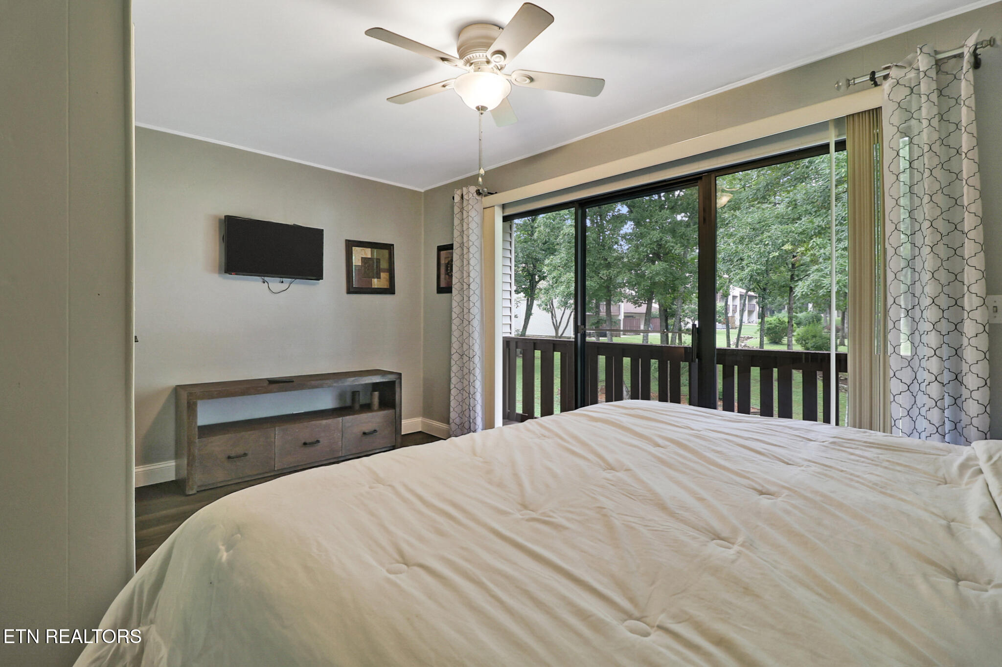 74 Wilshire Heights Drive Crossville TN 38558