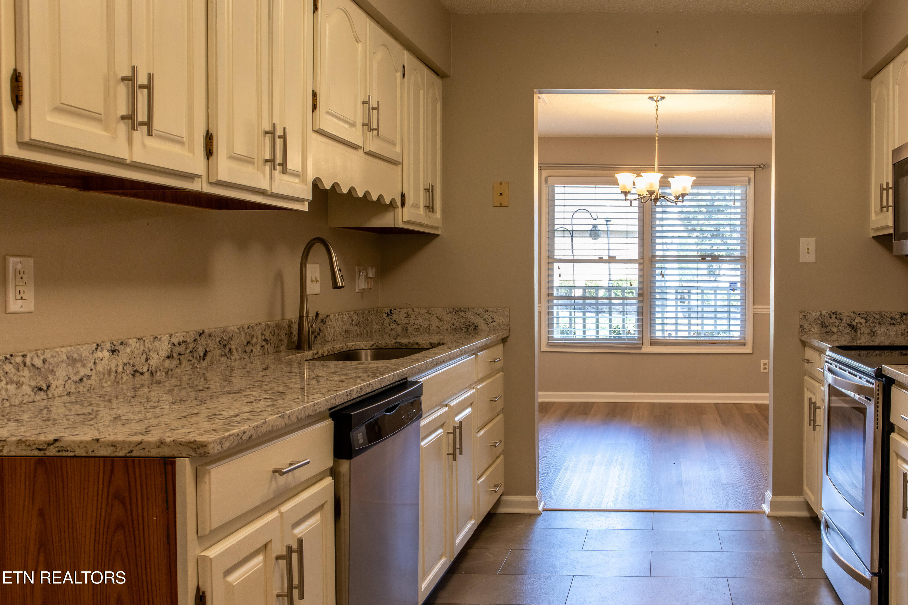 8602 Old Carriage Court Knoxville TN 37923